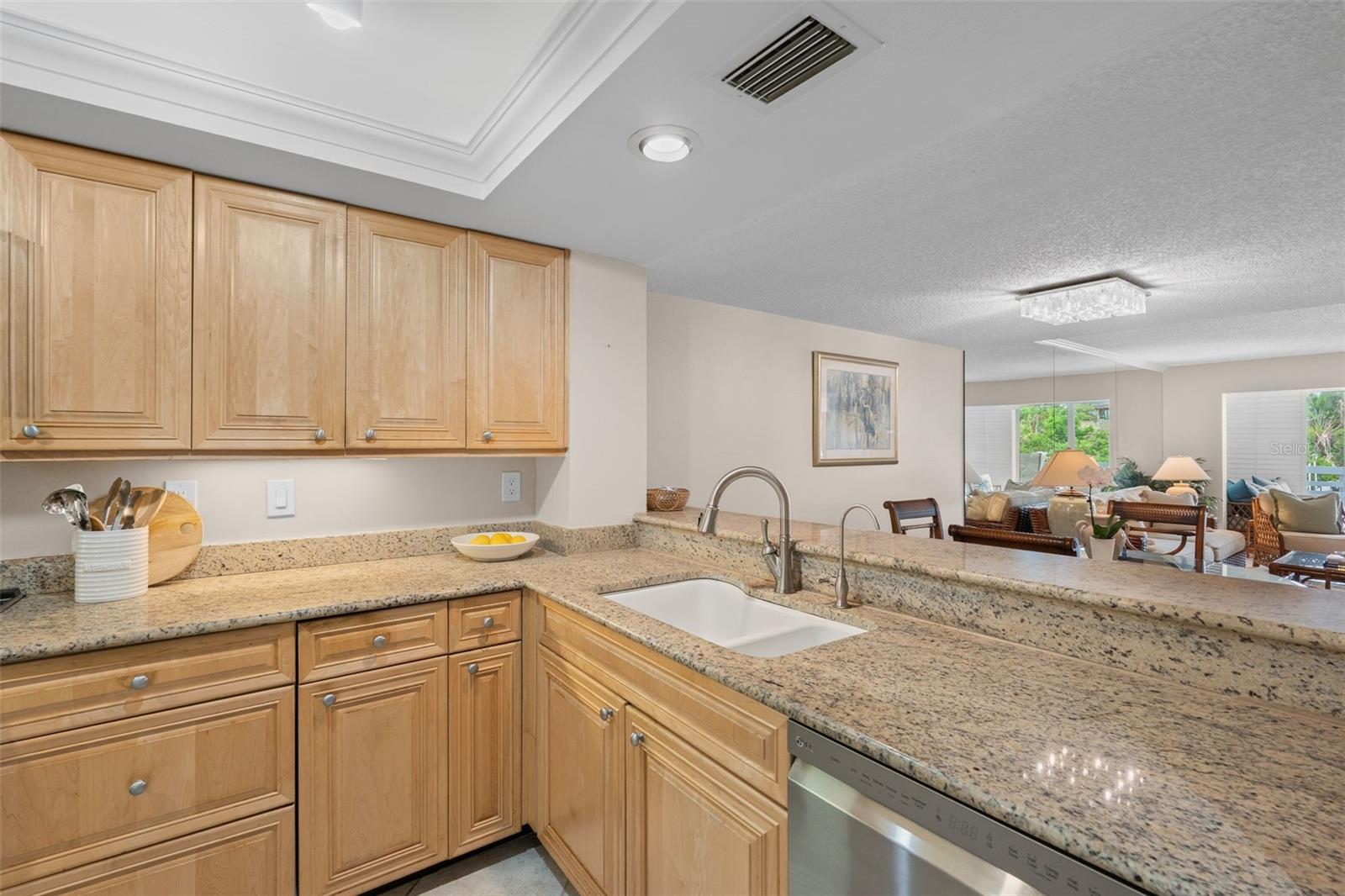 Image 4 of 42 For 1269 Dockside Place 115