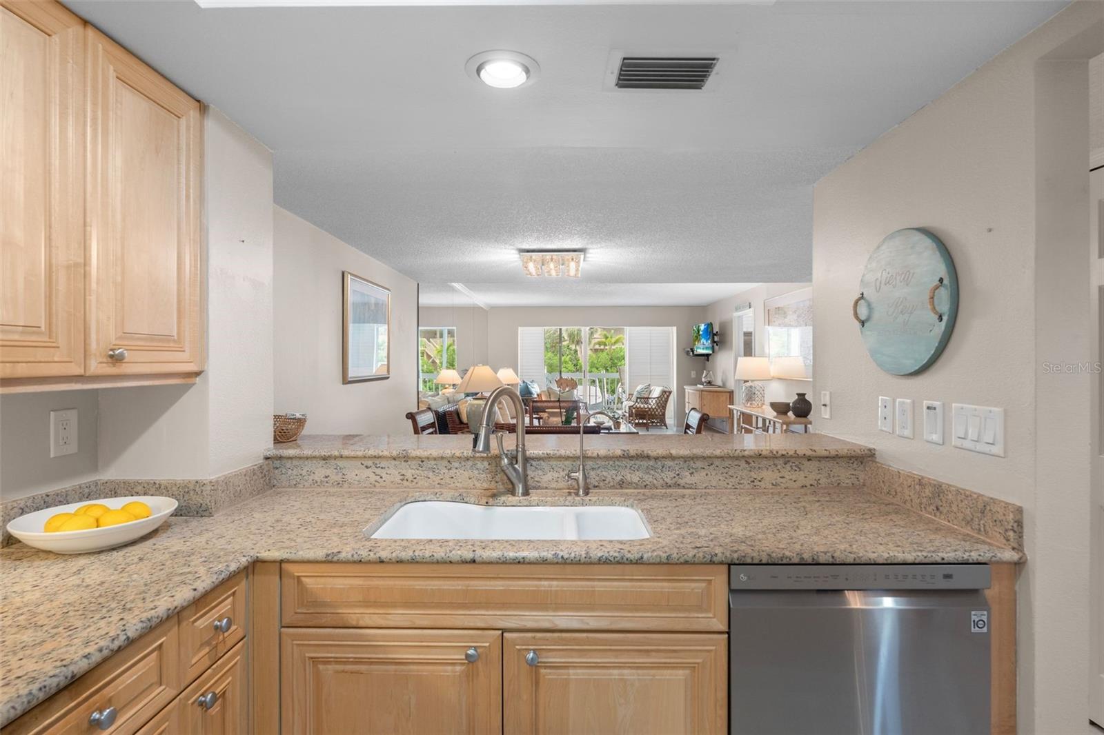 Image 7 of 42 For 1269 Dockside Place 115