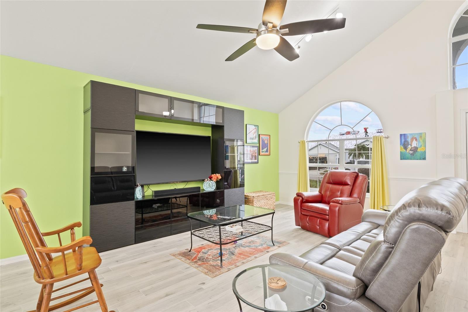 Image 11 of 69 For 1228 50th Street E