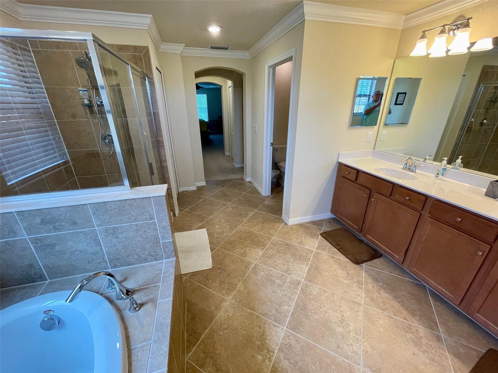 Image 19 of 52 For 20940 Valore Court