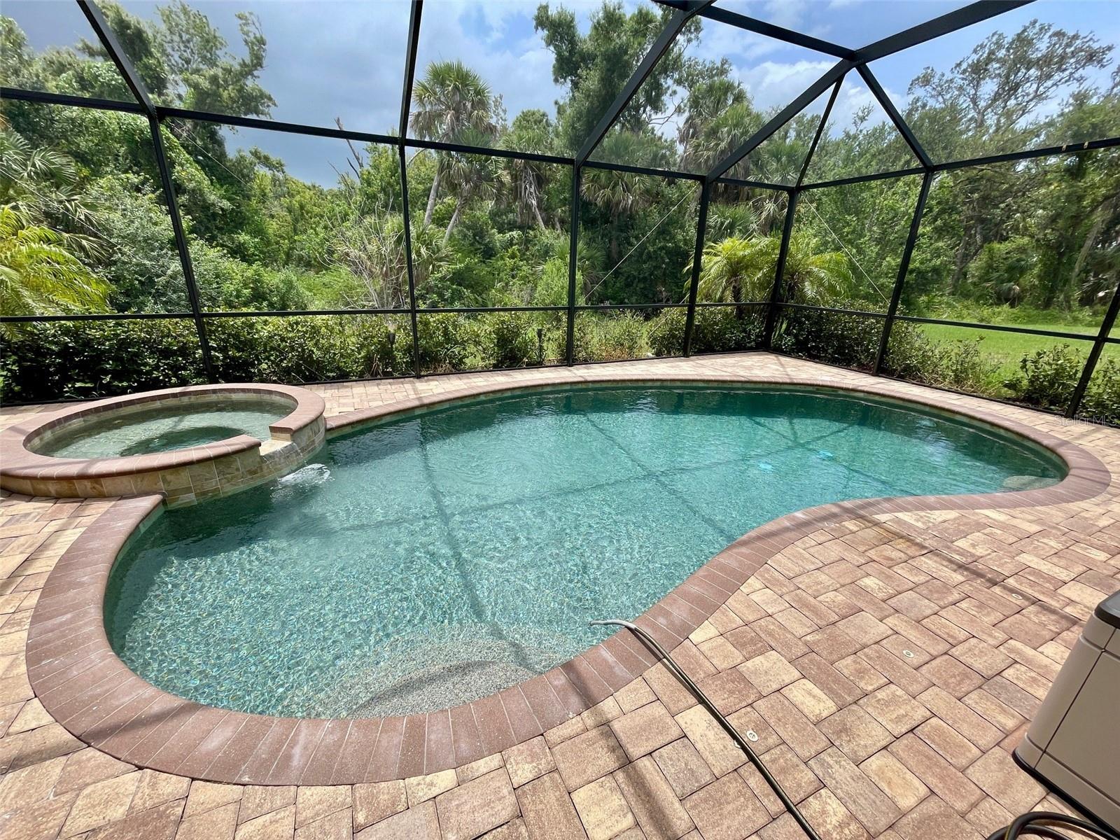 Image 31 of 52 For 20940 Valore Court