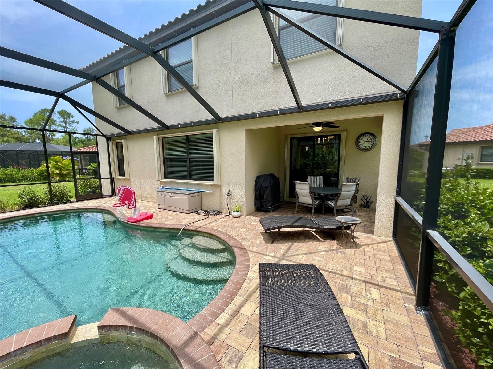 Image 34 of 52 For 20940 Valore Court