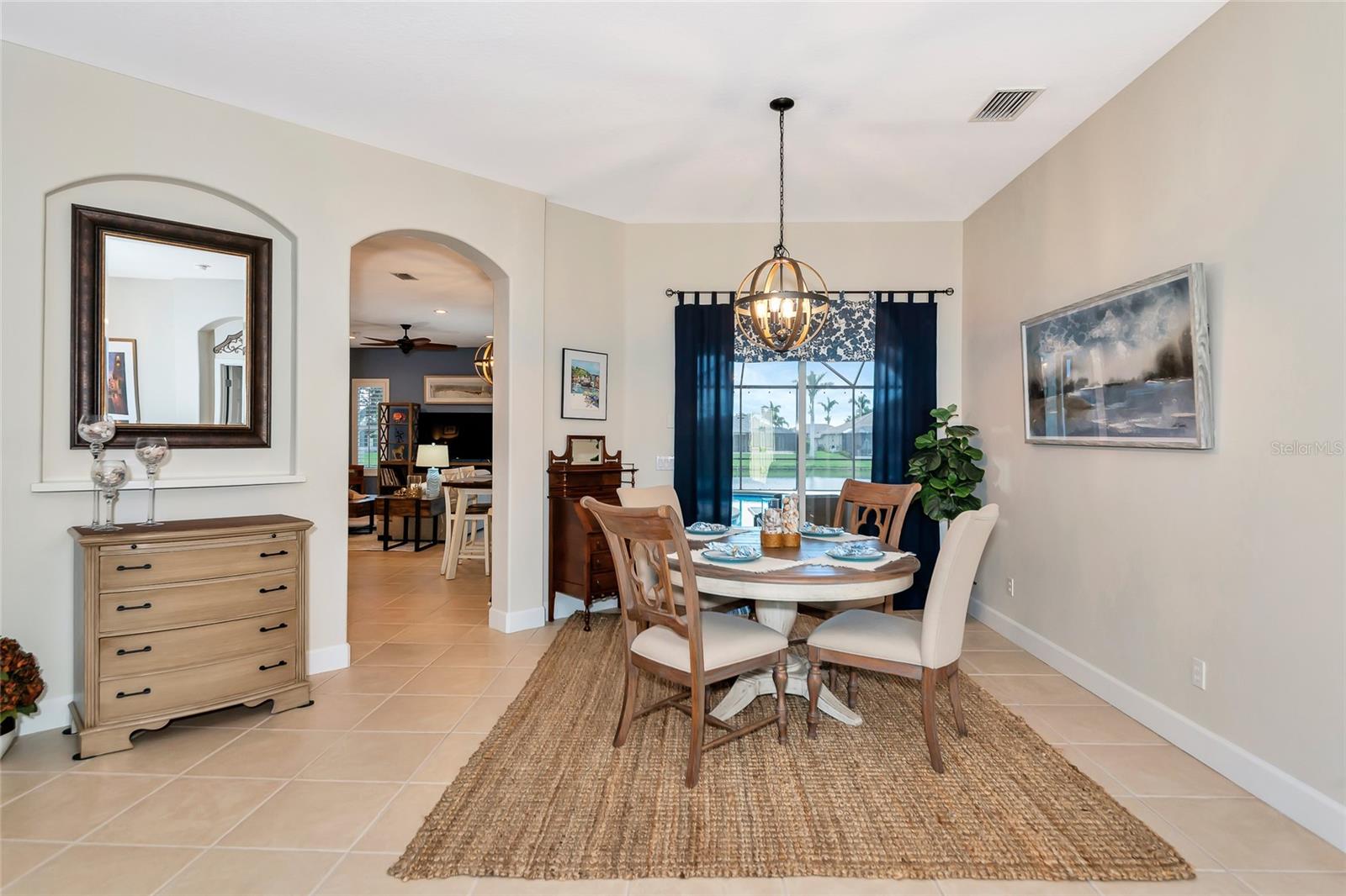 Image 7 of 39 For 2875 Grazeland Drive
