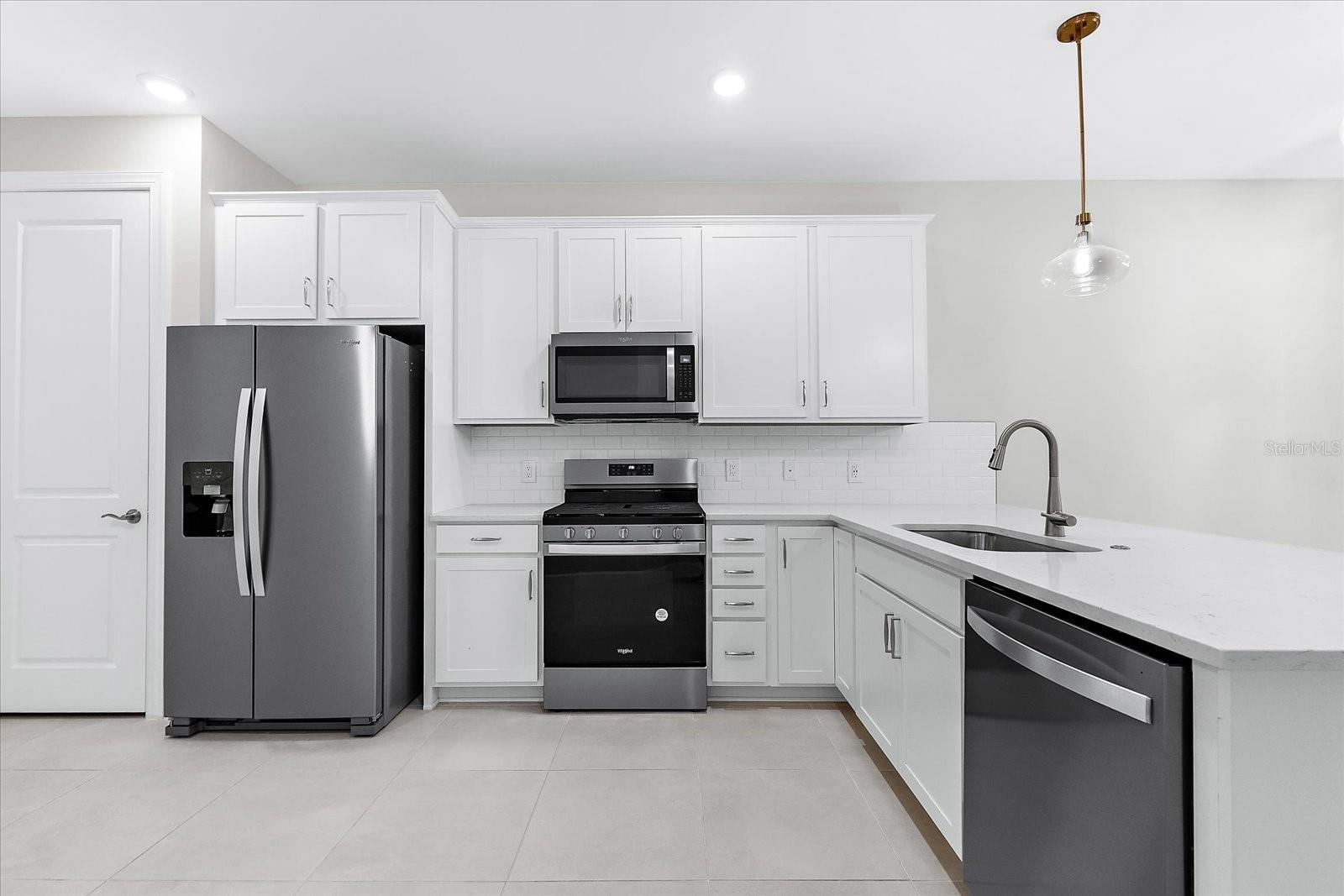 Image 11 of 100 For 7661 Summerland Cove