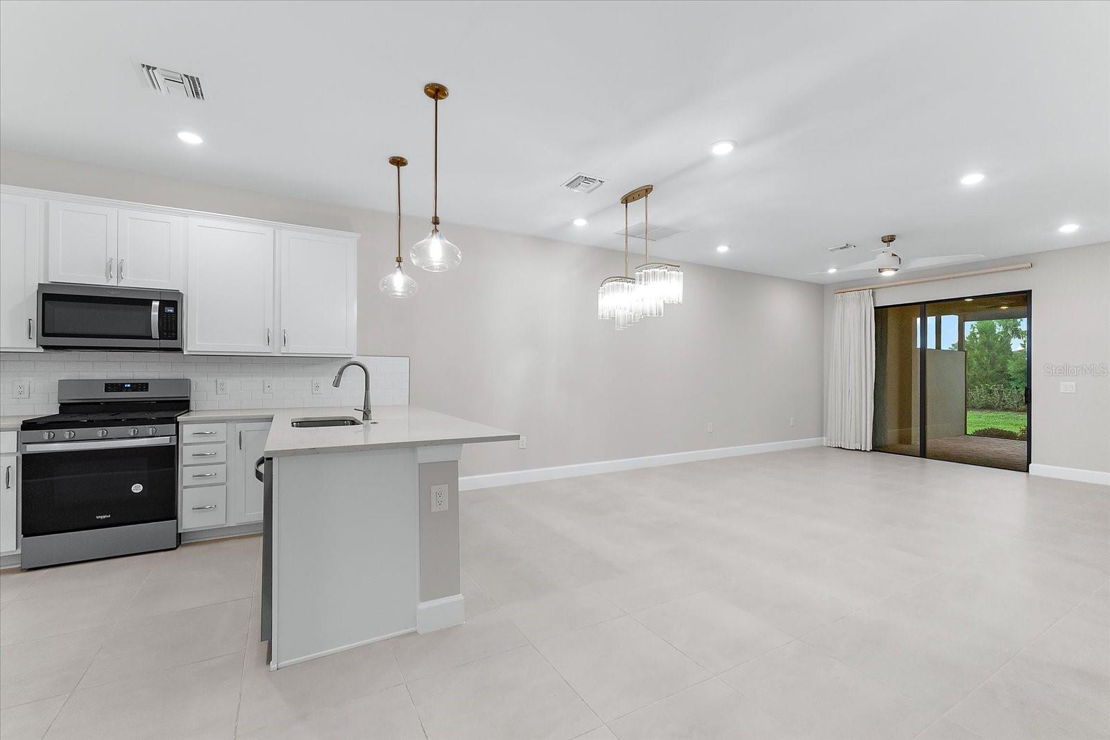 Image 13 of 100 For 7661 Summerland Cove