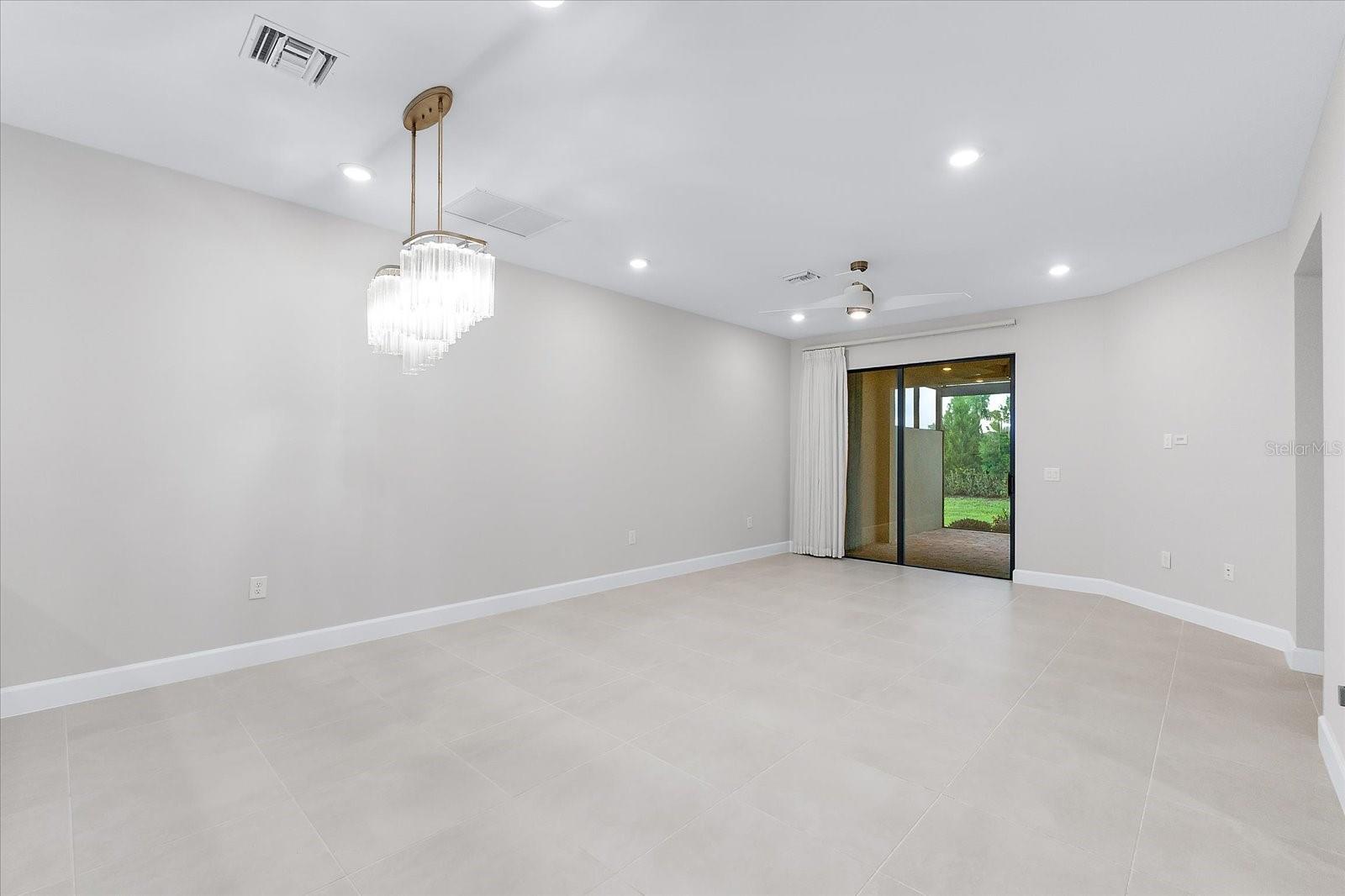 Image 14 of 100 For 7661 Summerland Cove