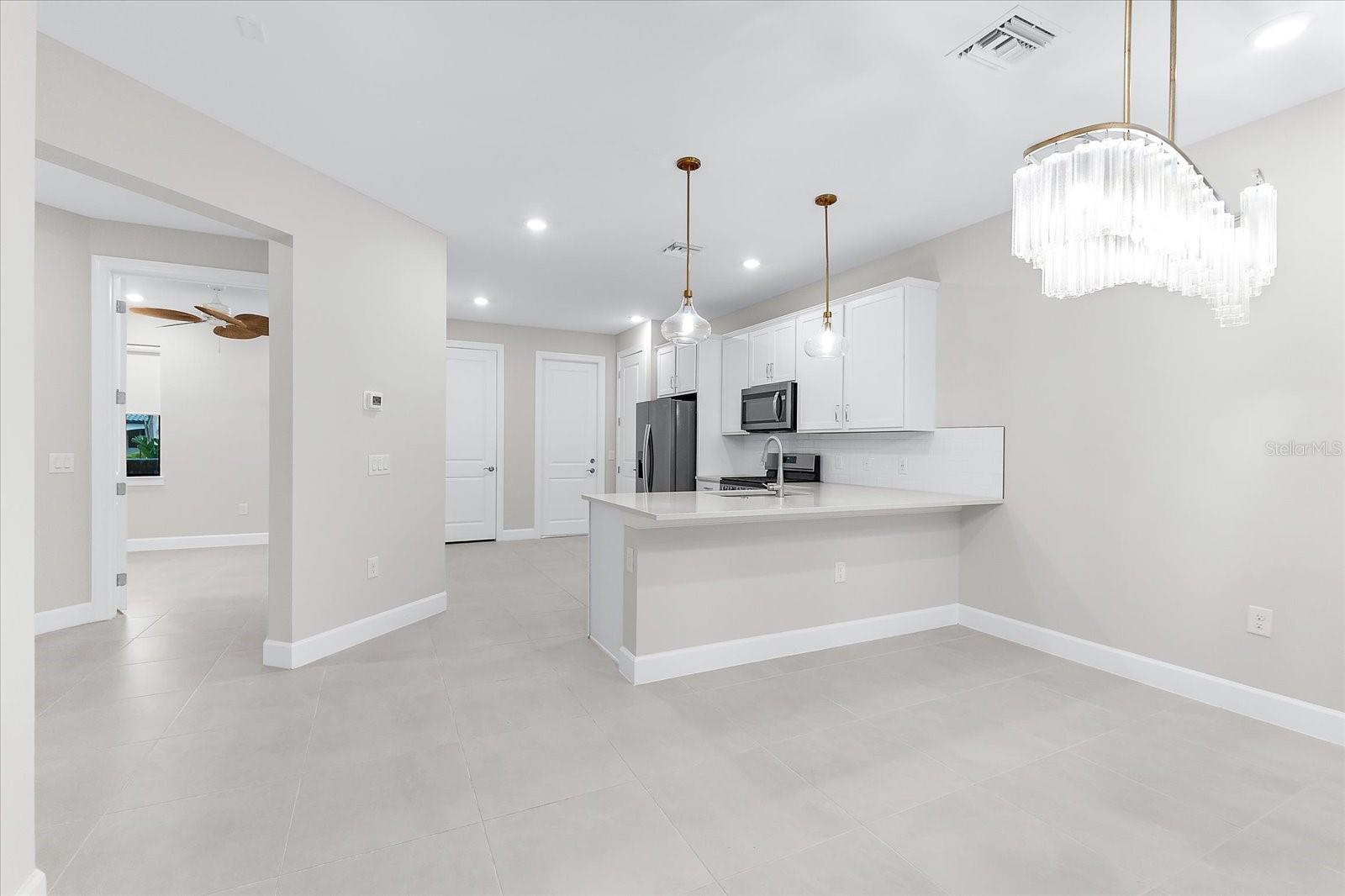 Image 7 of 100 For 7661 Summerland Cove