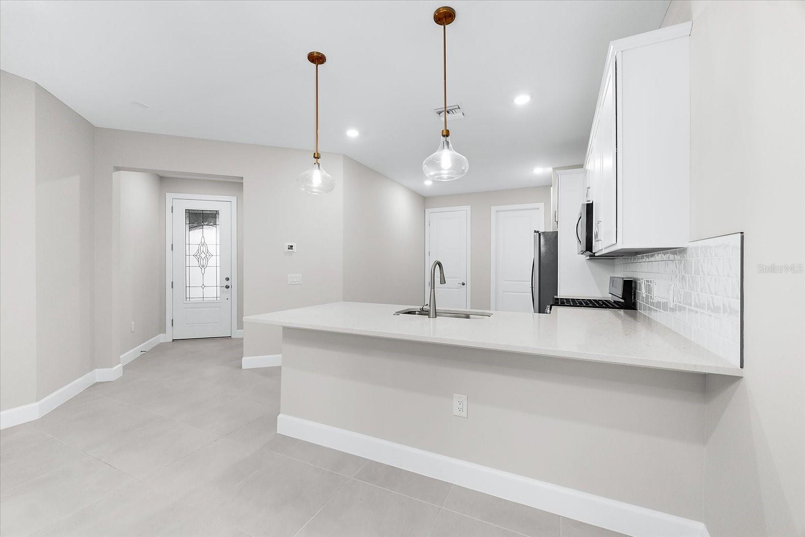 Image 9 of 100 For 7661 Summerland Cove