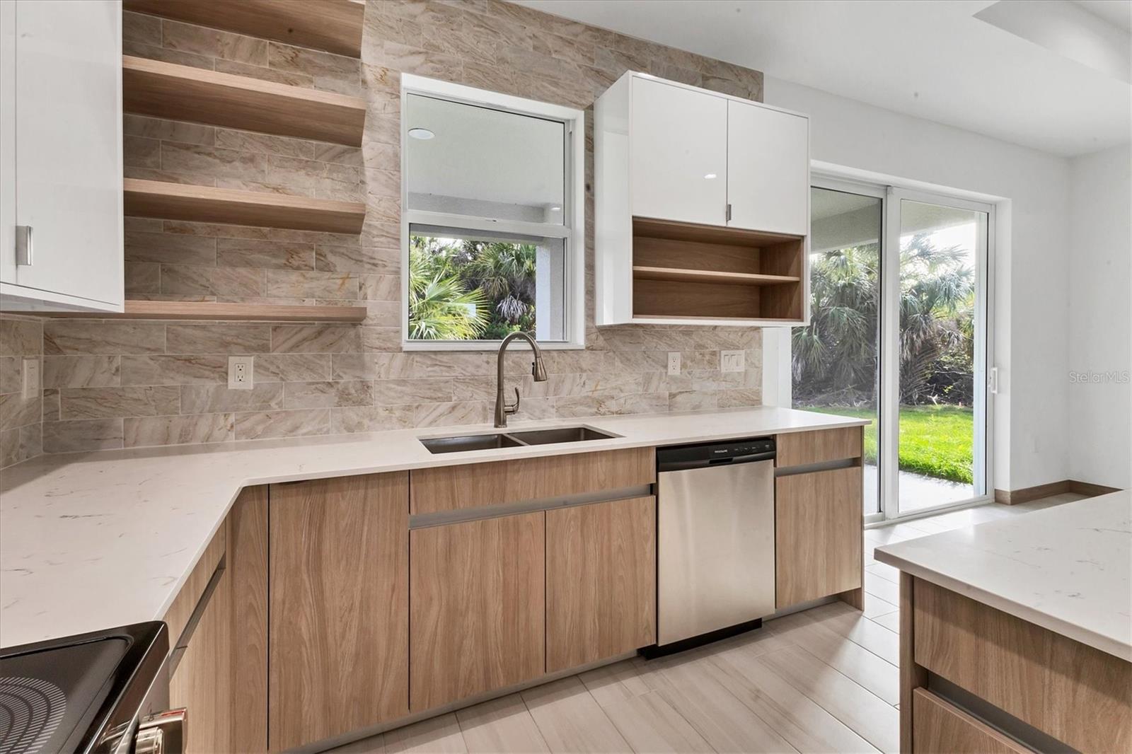 Listing photo id 11 for 102 Arrow Lane
