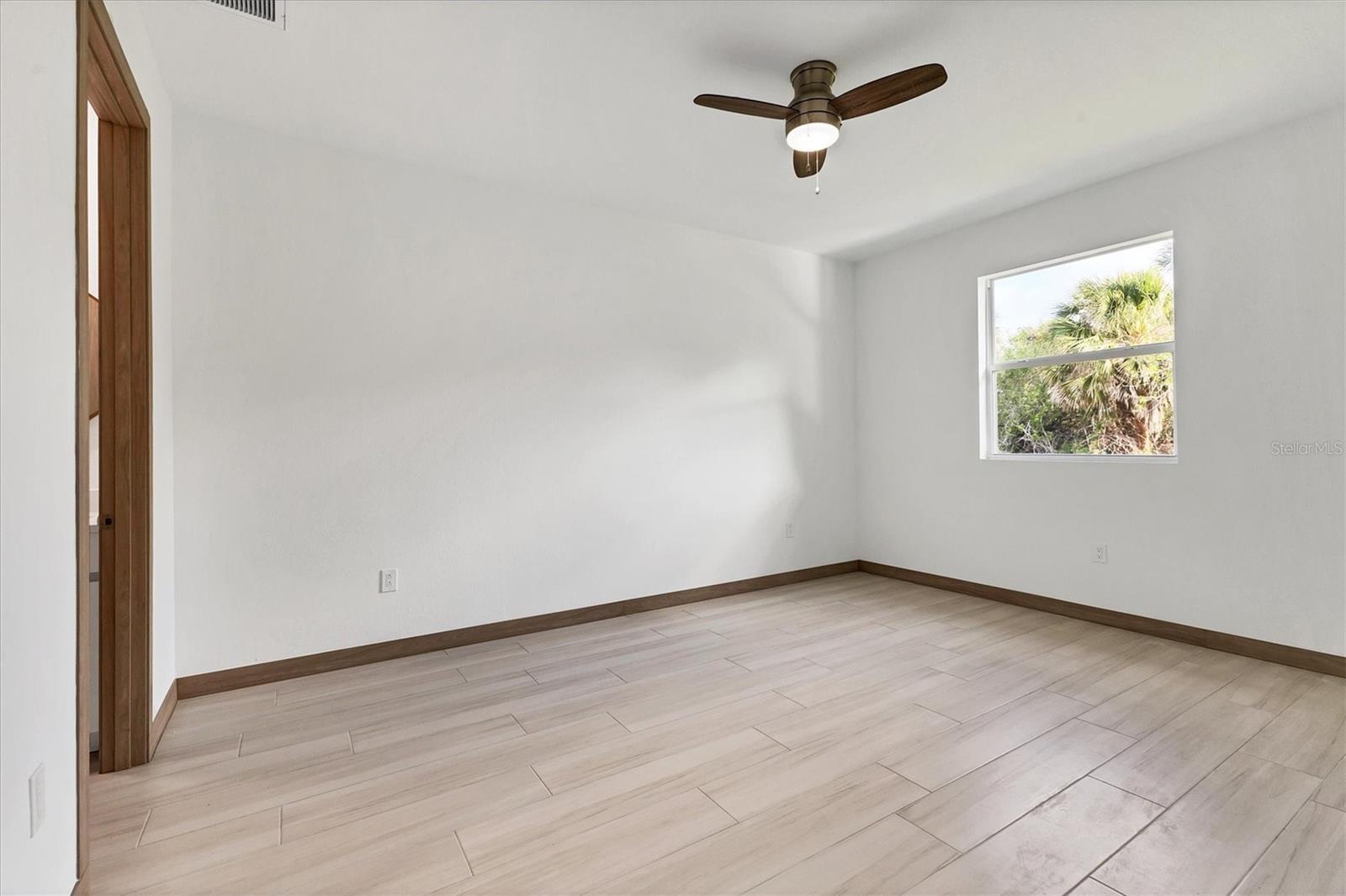 Listing photo id 17 for 102 Arrow Lane