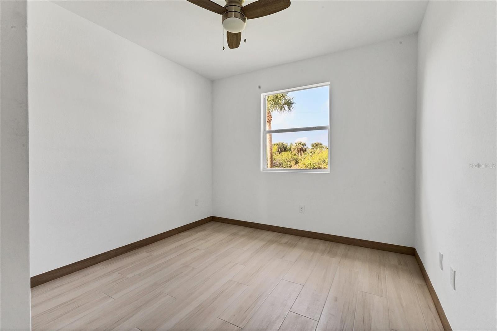 Listing photo id 21 for 102 Arrow Lane