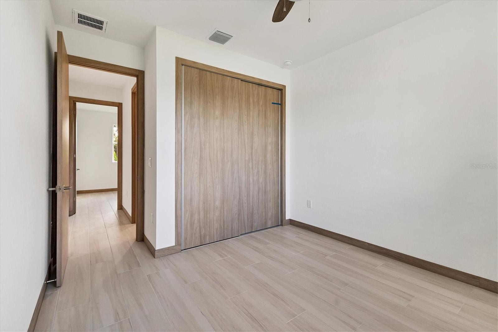 Listing photo id 22 for 102 Arrow Lane