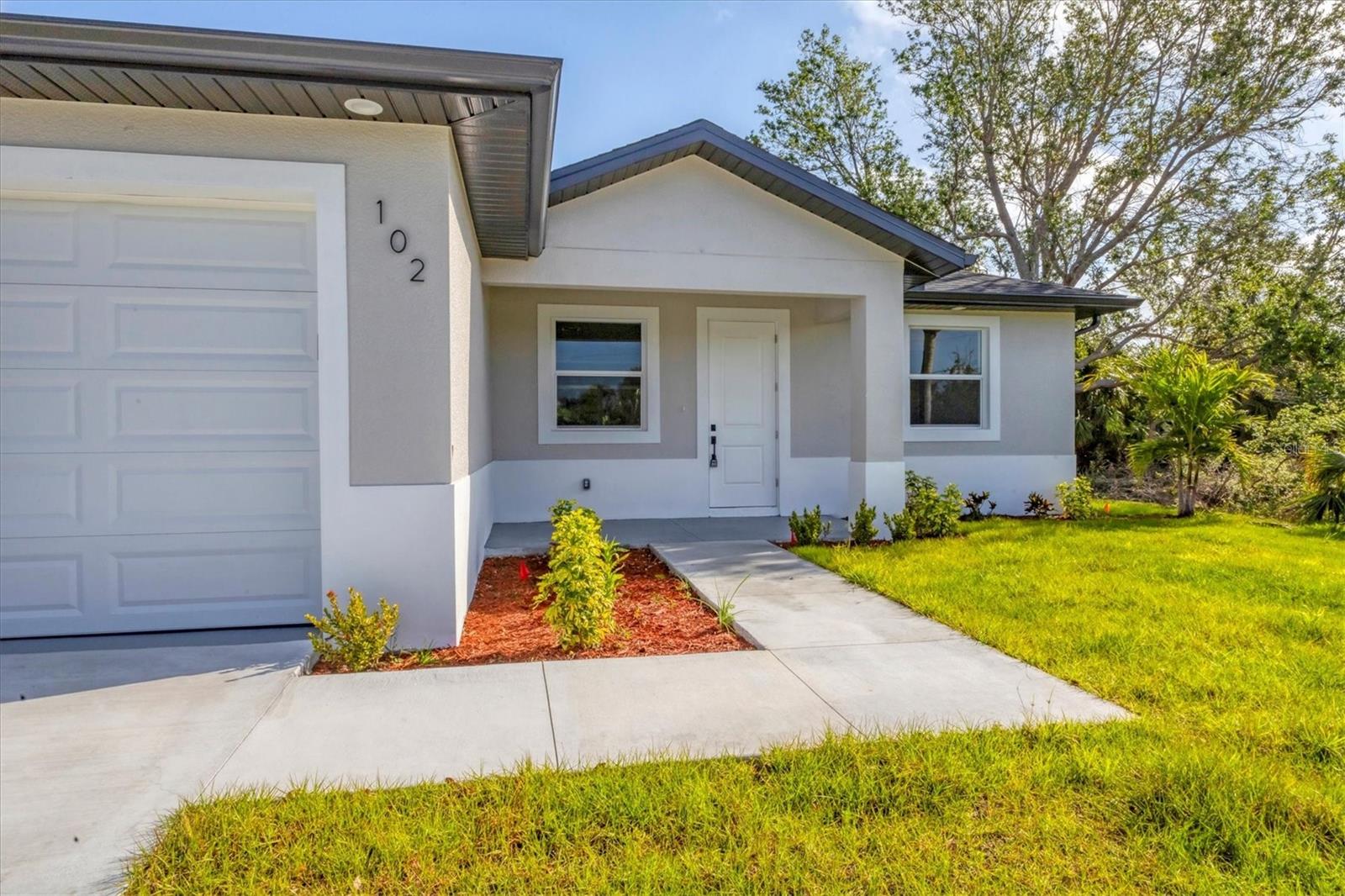 Listing photo id 1 for 102 Arrow Lane