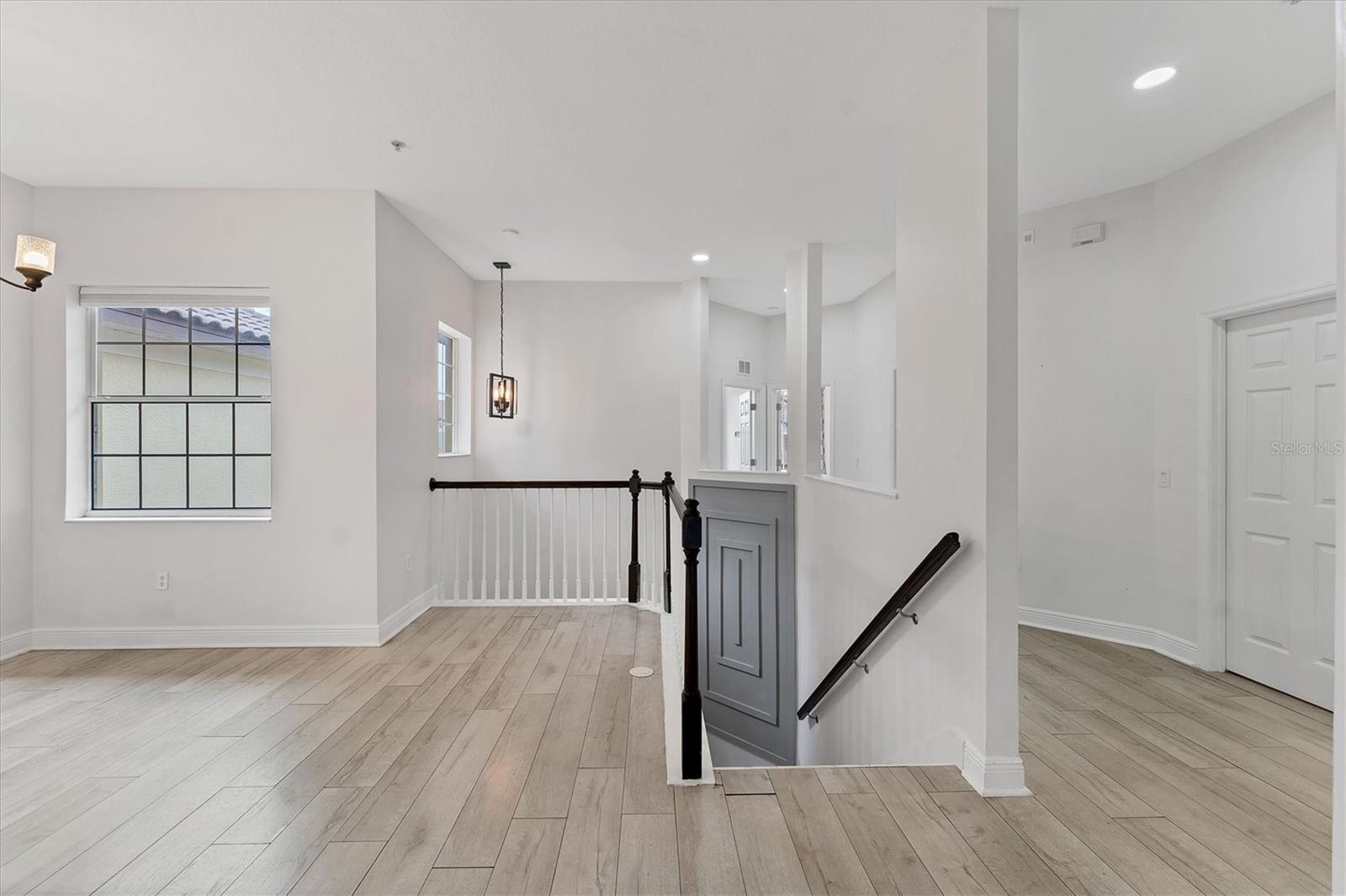Image 6 of 50 For 8261 Miramar Way 8261
