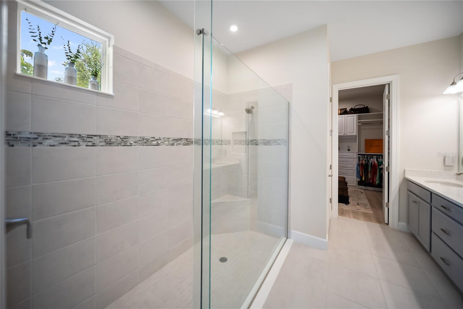 Image 16 of 95 For 4735 Cassio Court