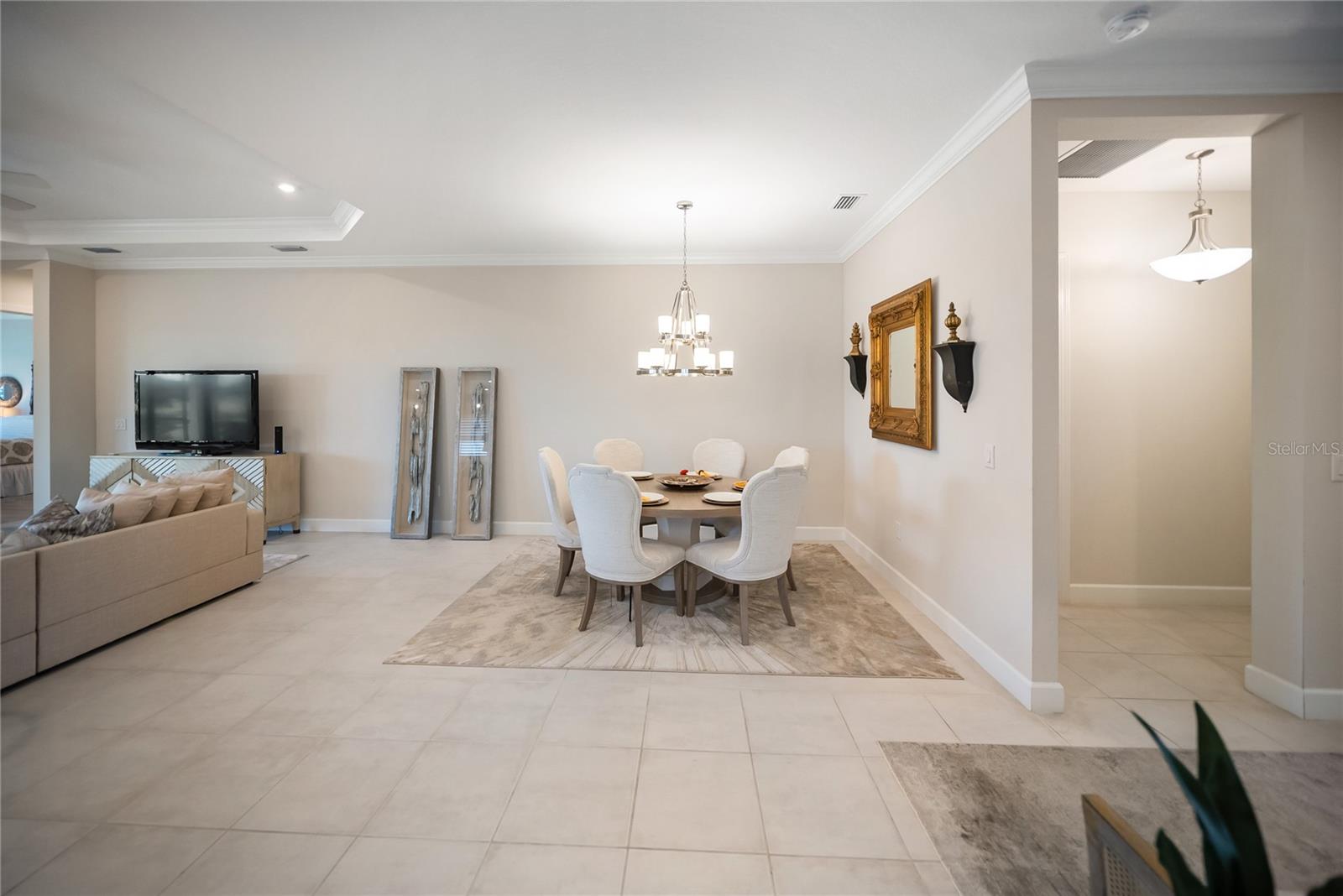 Image 35 of 95 For 4735 Cassio Court