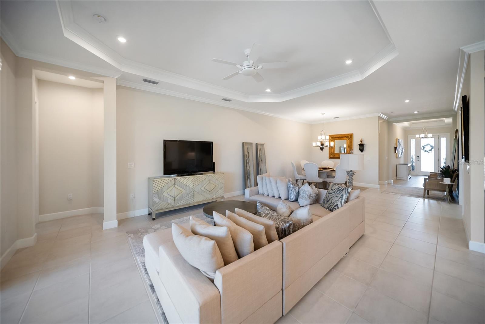 Image 42 of 95 For 4735 Cassio Court