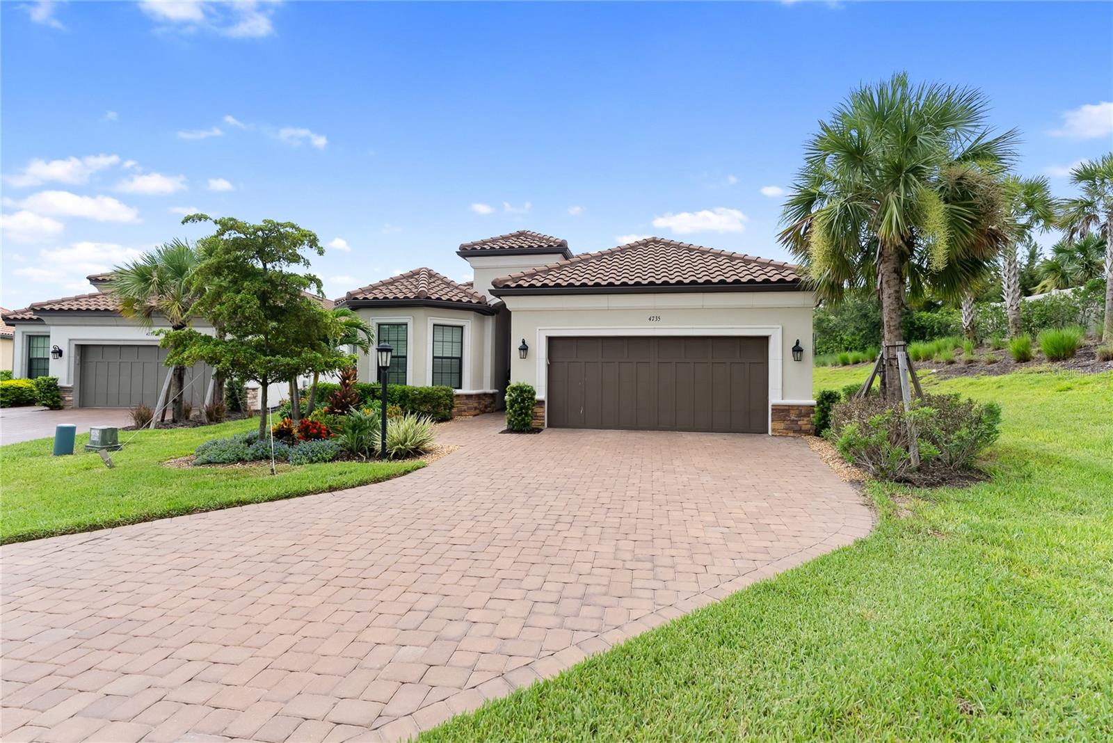 Image 6 of 95 For 4735 Cassio Court