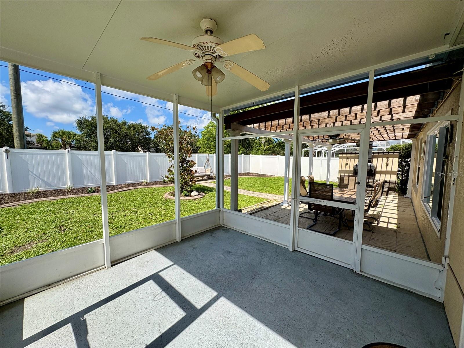 Image 22 of 31 For 4652 56th Terrace E