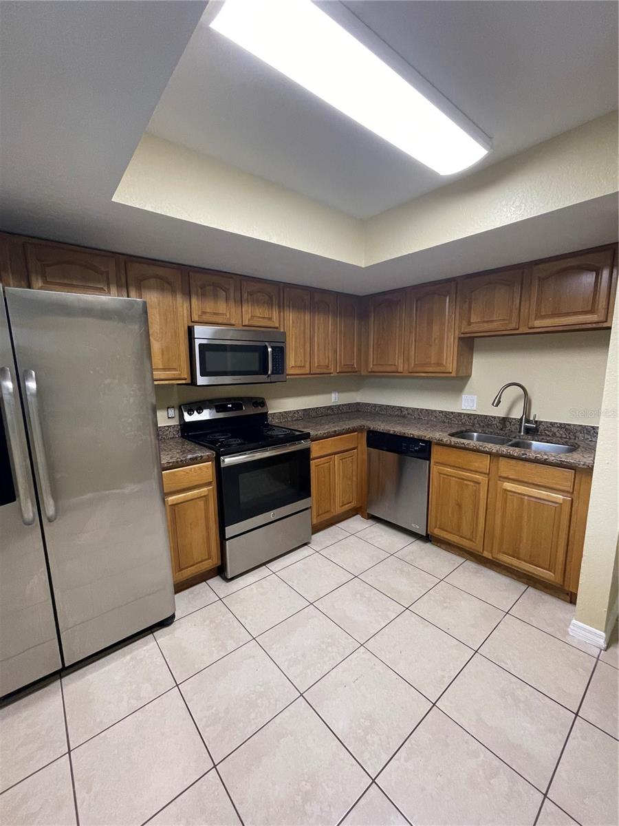 Image 3 of 14 For 859 Ponder Avenue