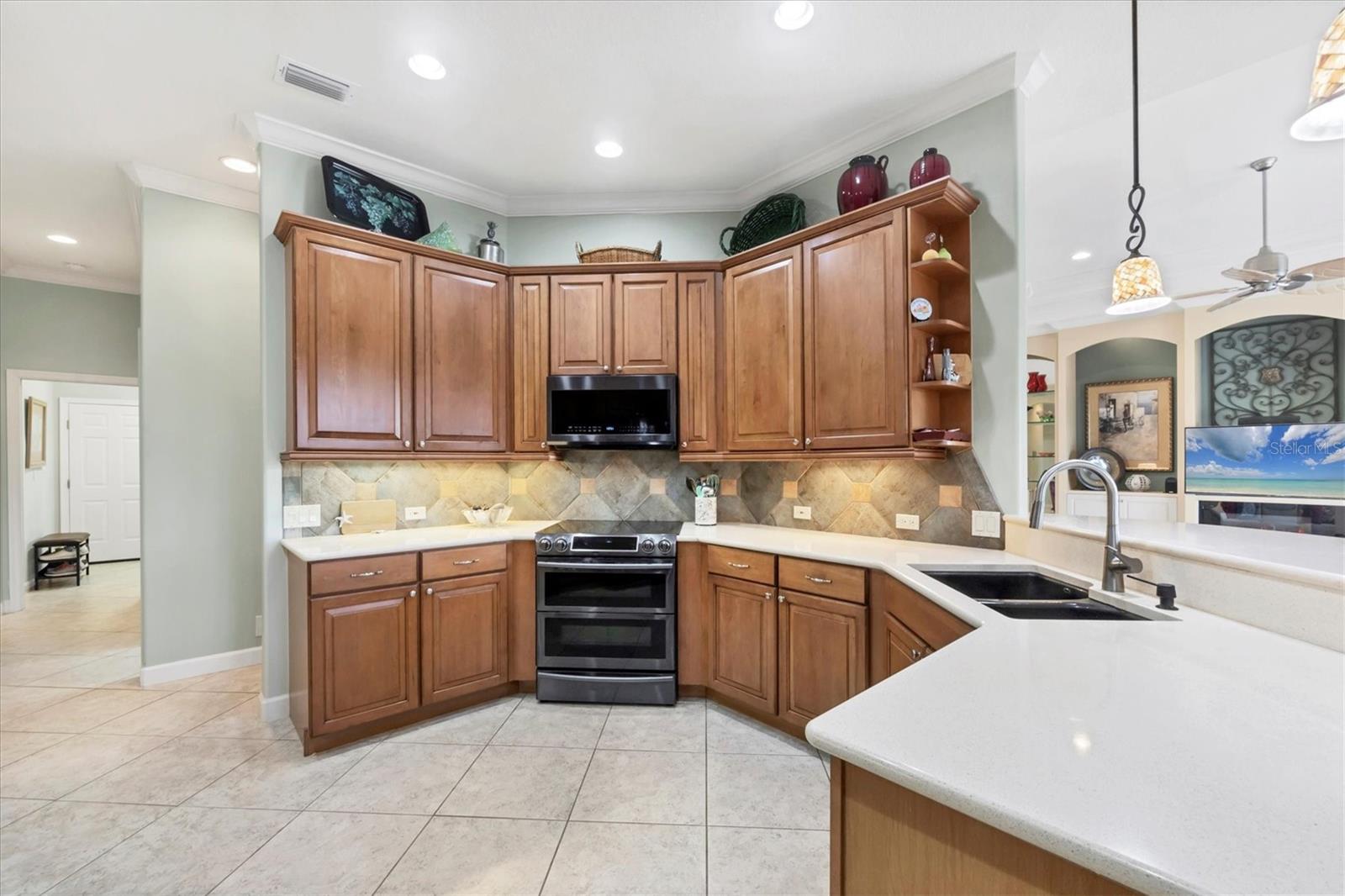 Image 10 of 65 For 1017 Tuscany Boulevard