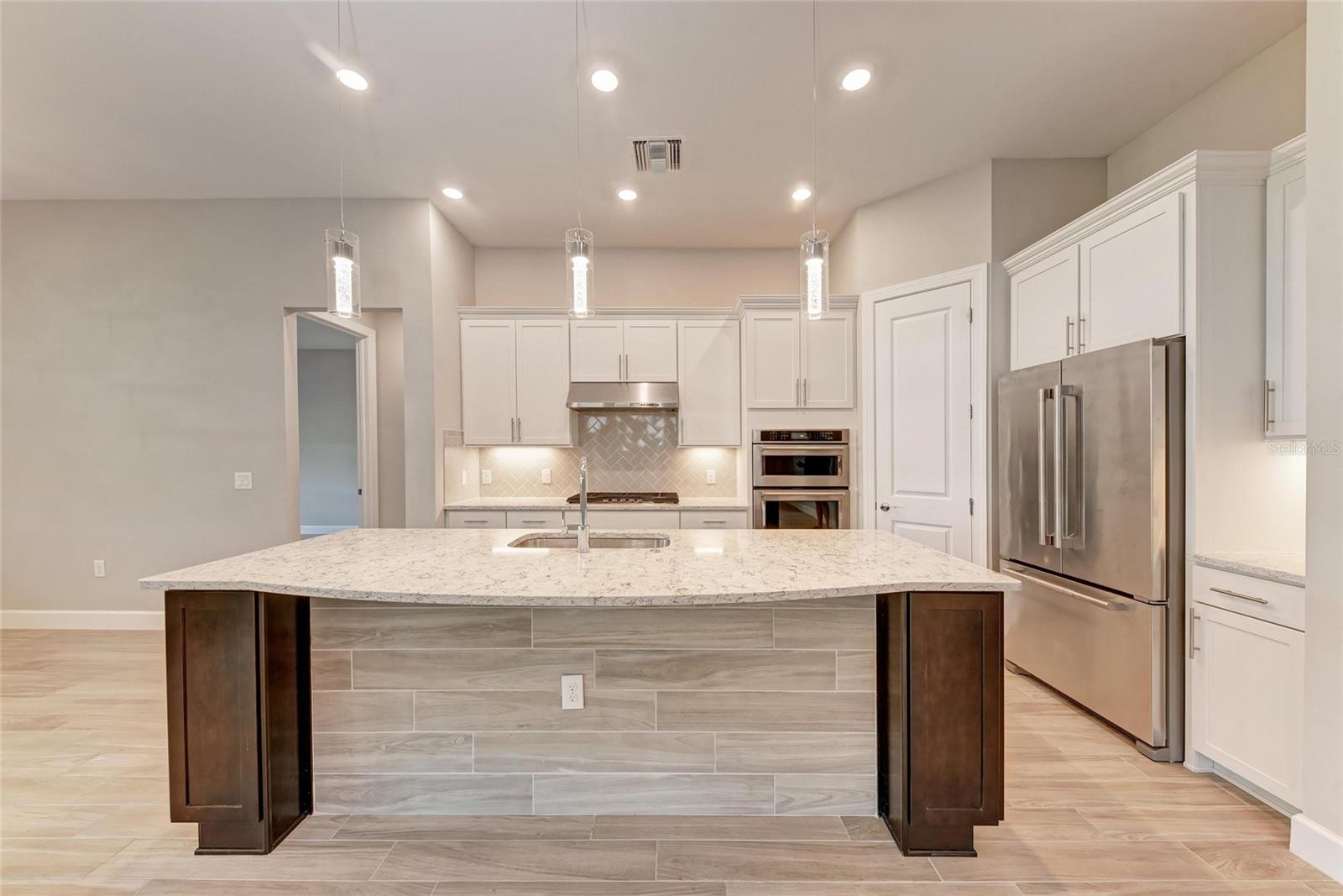 Image 10 of 65 For 7781 Grande Shores Drive