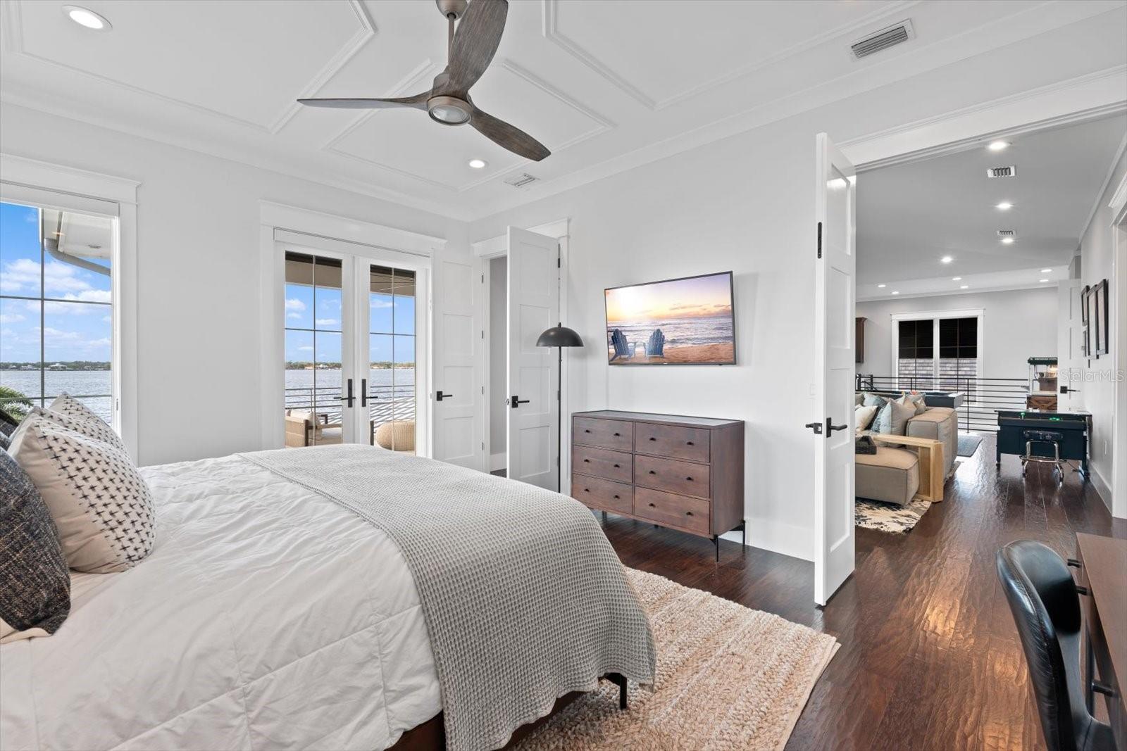Image 37 of 98 For 676 Regatta Way
