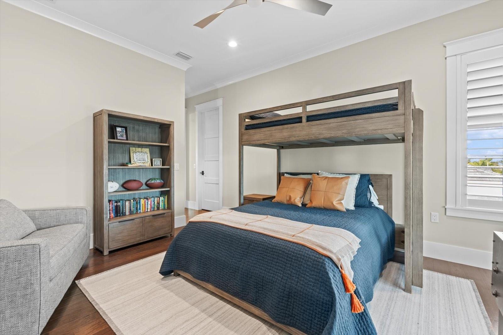 Image 41 of 98 For 676 Regatta Way