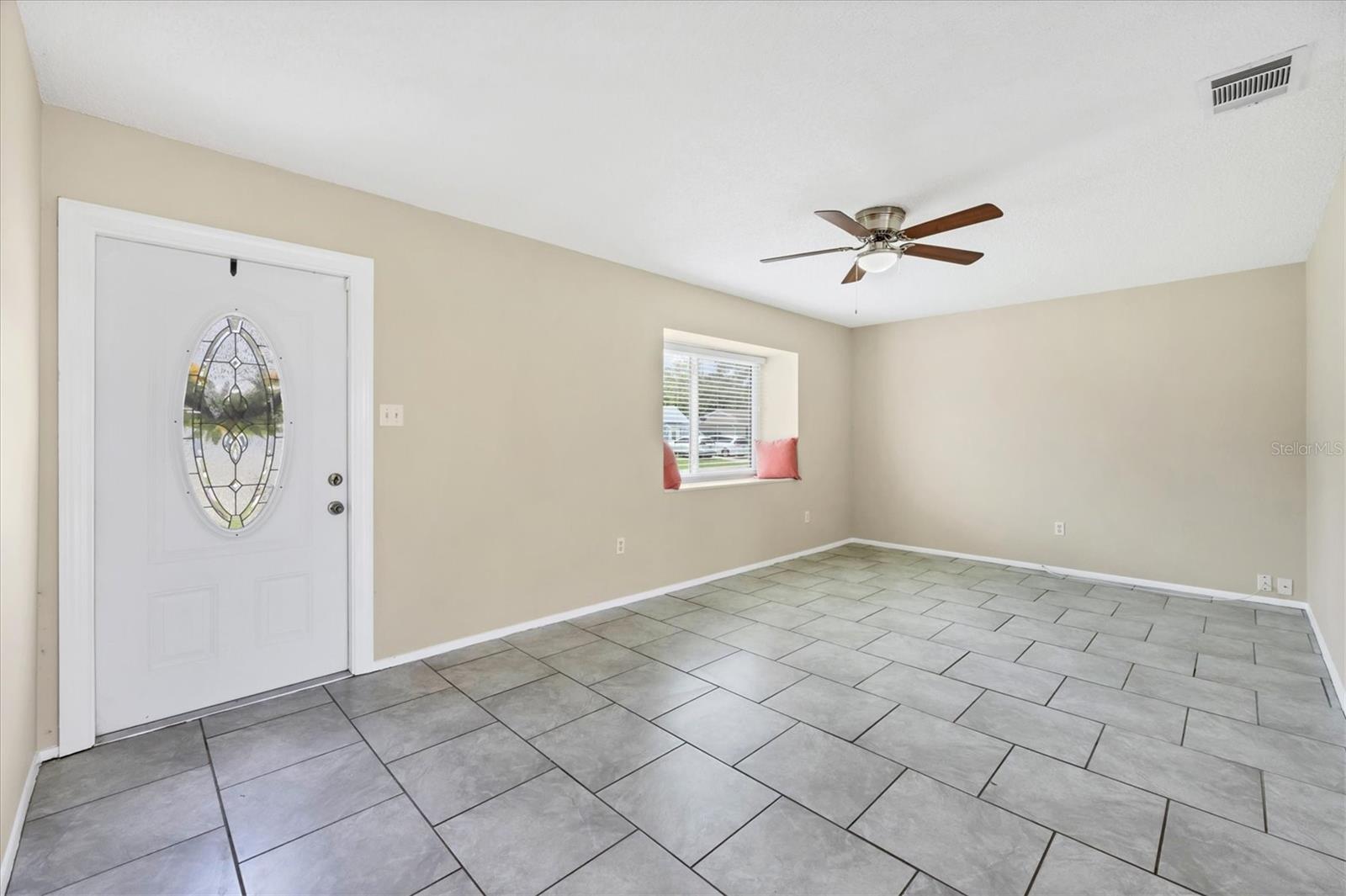 Image 11 of 30 For 8258 San Jacinto Avenue