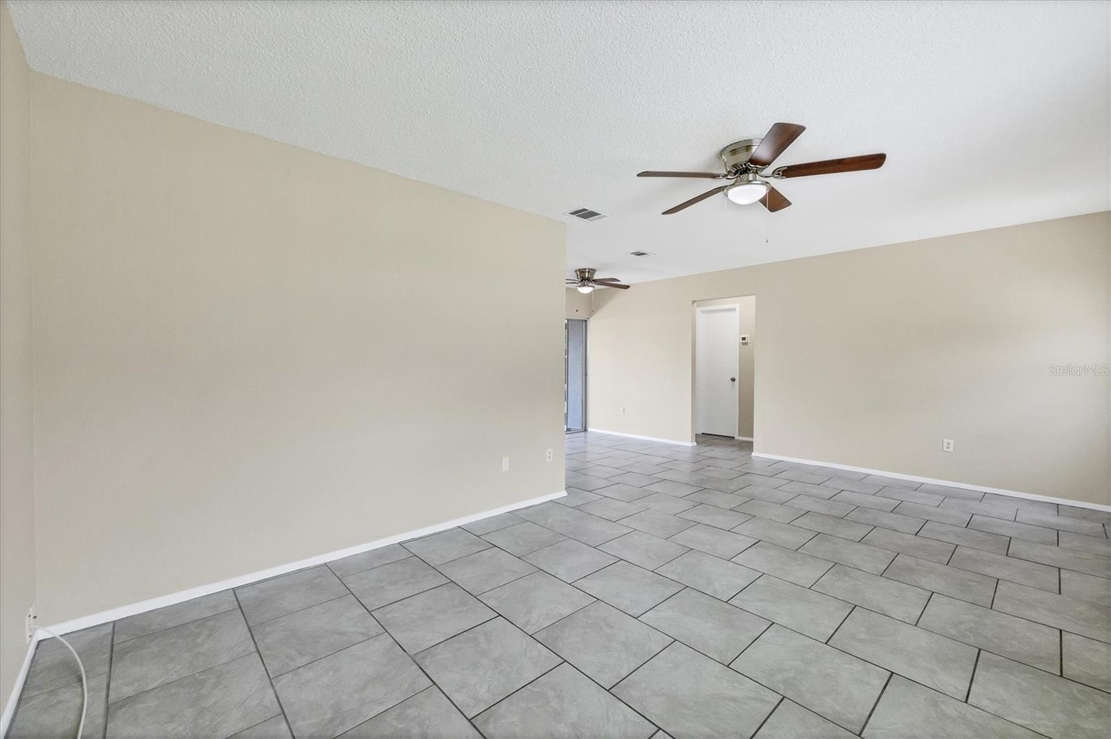 Image 13 of 30 For 8258 San Jacinto Avenue