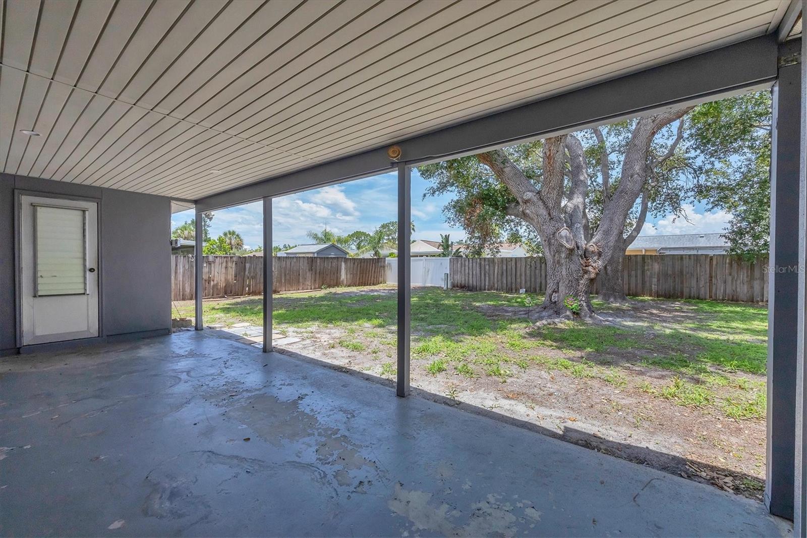 Image 22 of 30 For 8258 San Jacinto Avenue