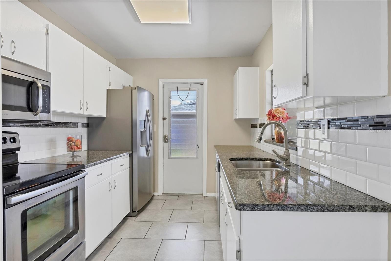 Image 4 of 30 For 8258 San Jacinto Avenue