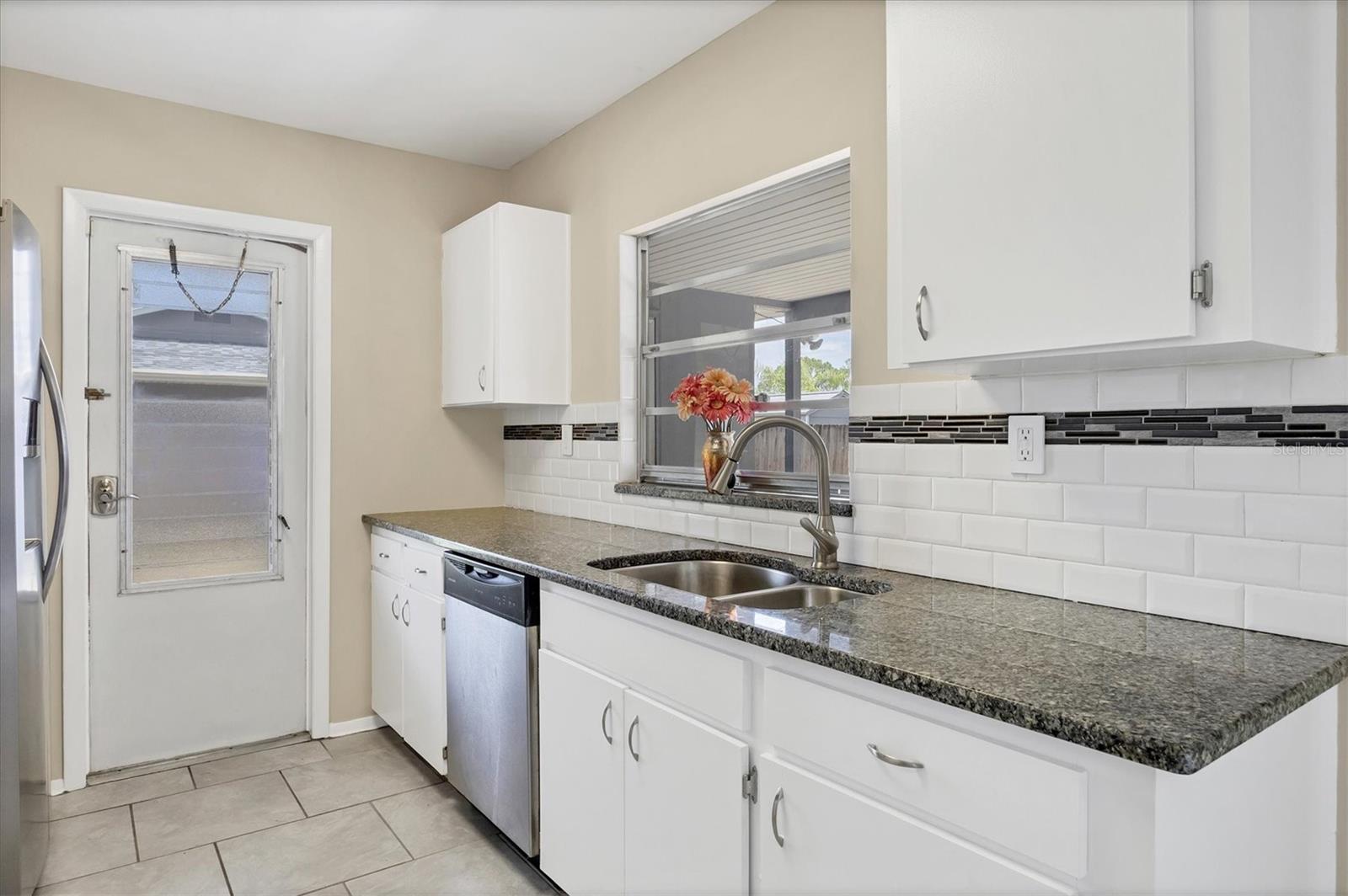 Image 6 of 30 For 8258 San Jacinto Avenue