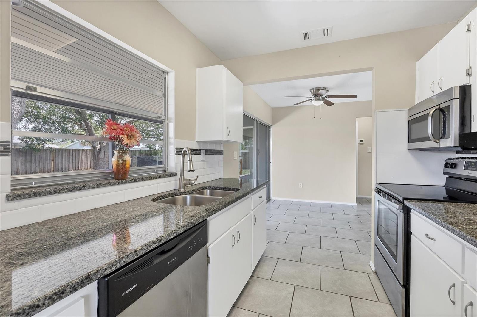 Image 7 of 30 For 8258 San Jacinto Avenue