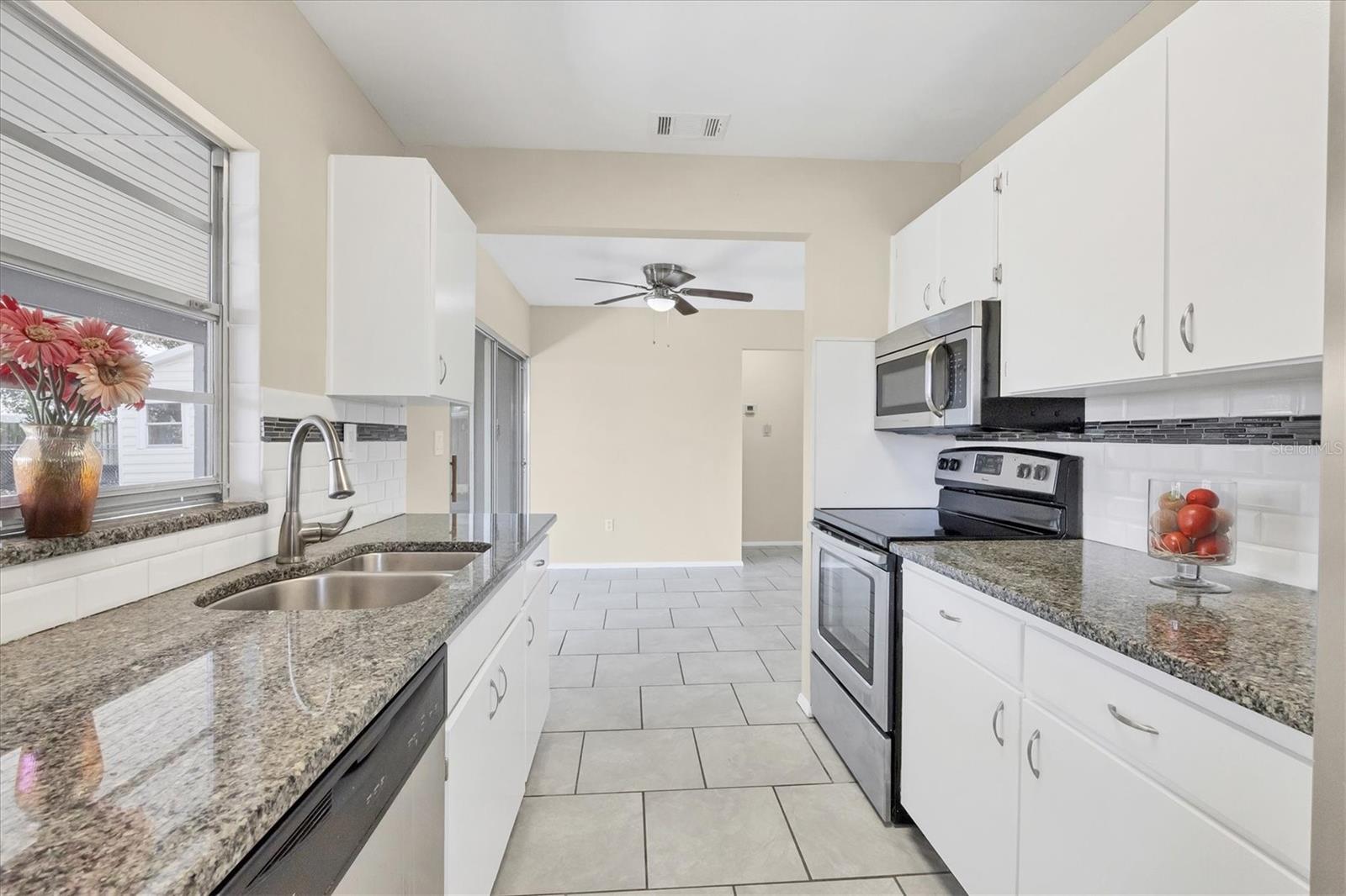 Image 8 of 30 For 8258 San Jacinto Avenue