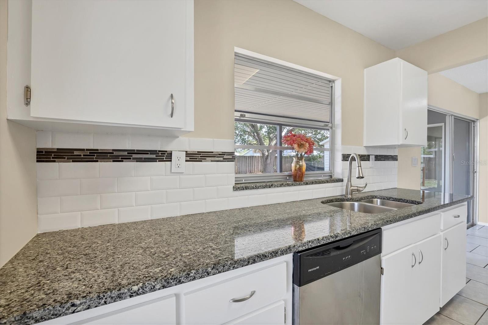 Image 9 of 30 For 8258 San Jacinto Avenue