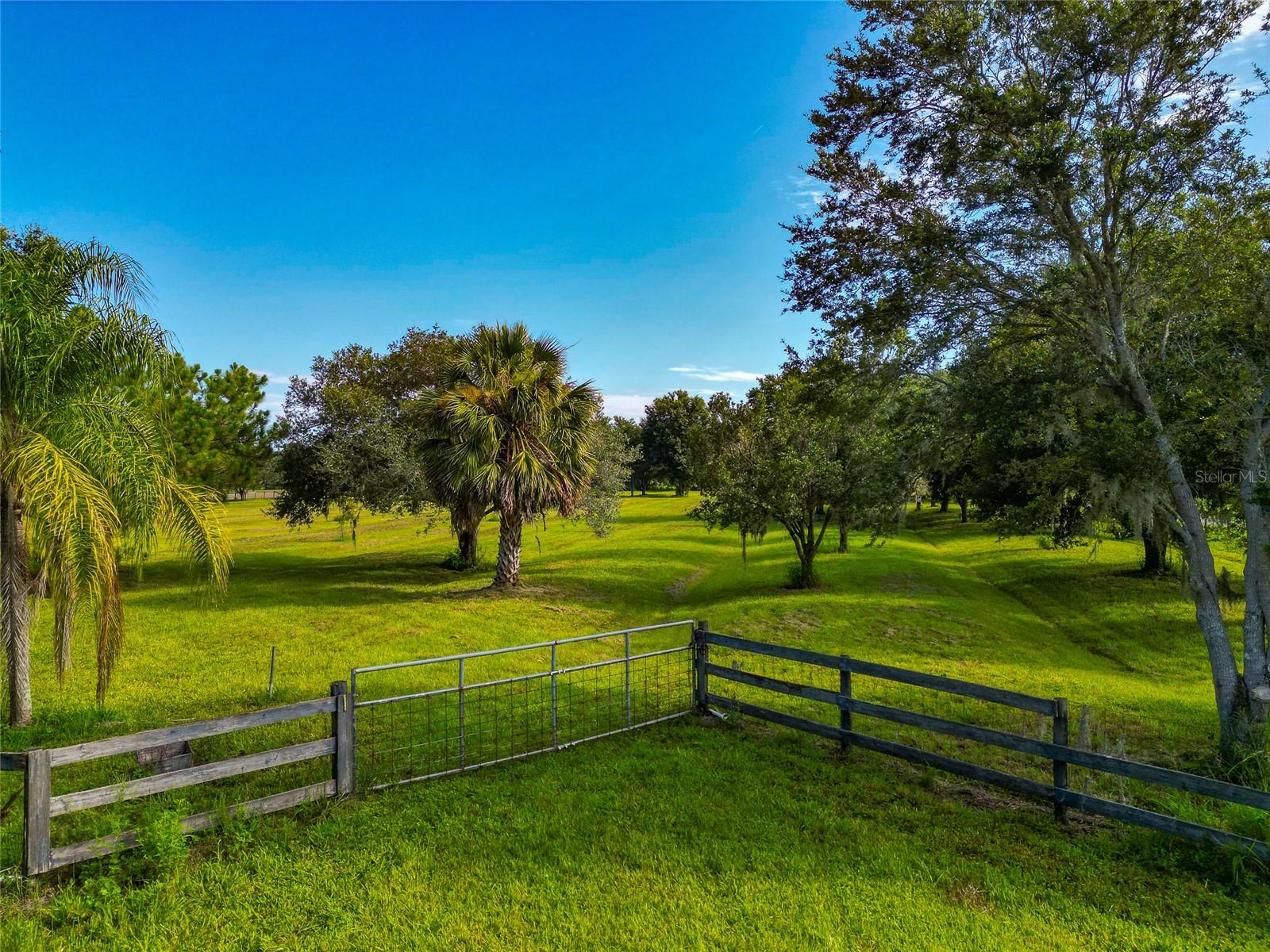 Image 13 of 28 For 13210 Mulholland Road