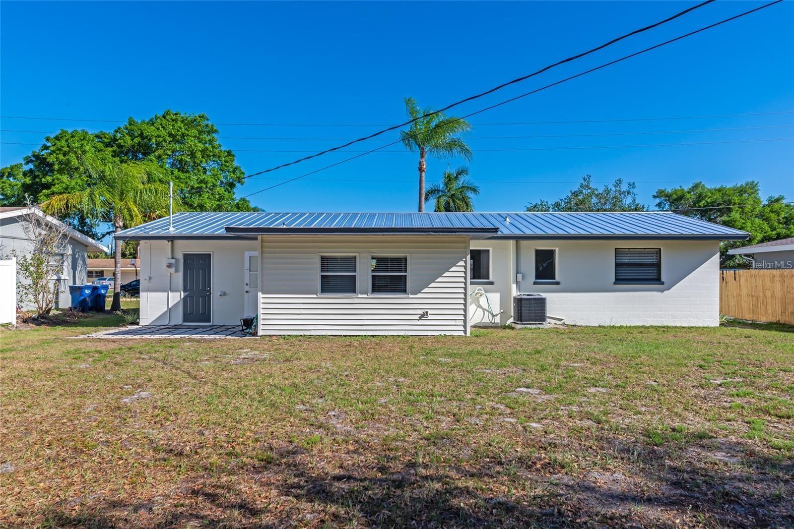 Image 3 of 27 For 4505 18th Avenue W
