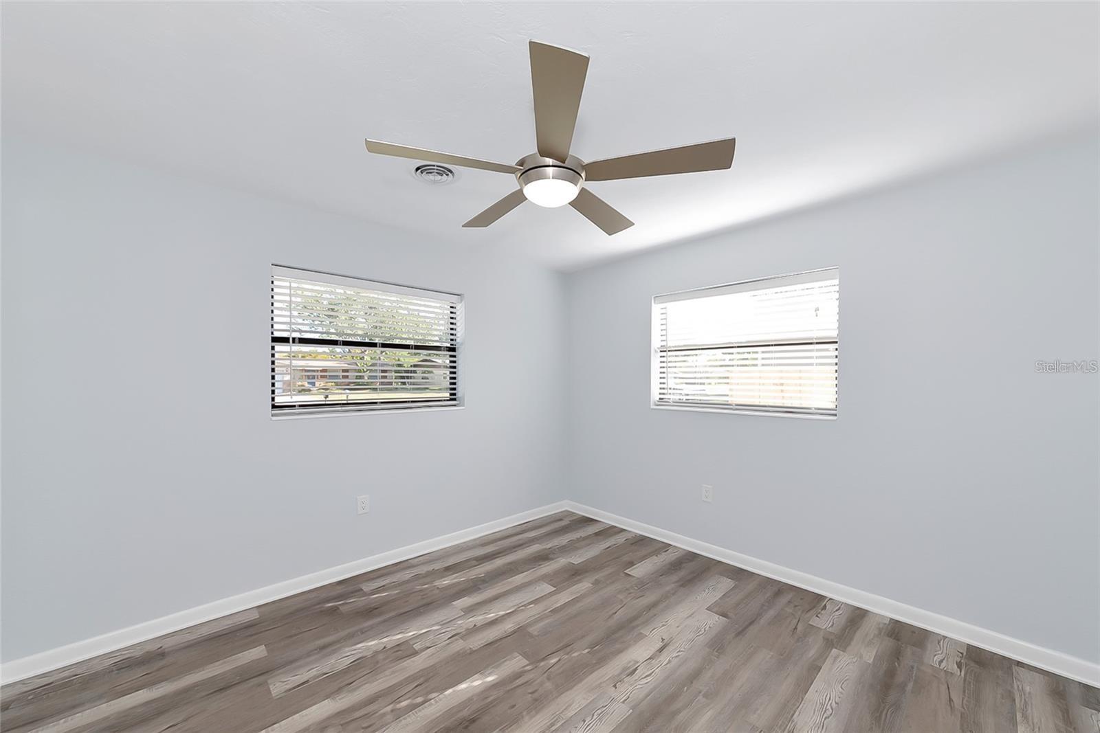 Image 8 of 27 For 4505 18th Avenue W