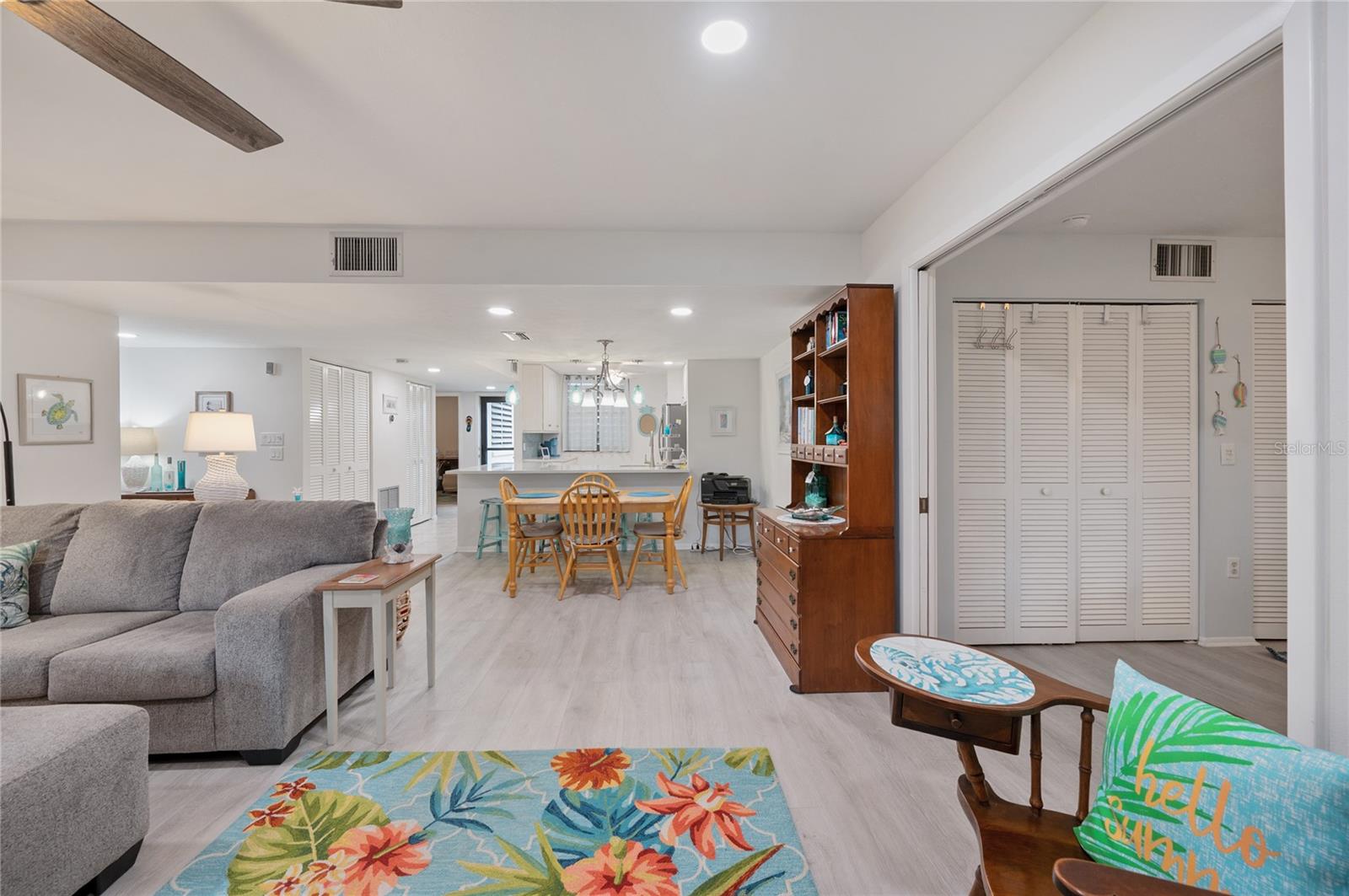 Image 11 of 34 For 409 Palm Tree Drive