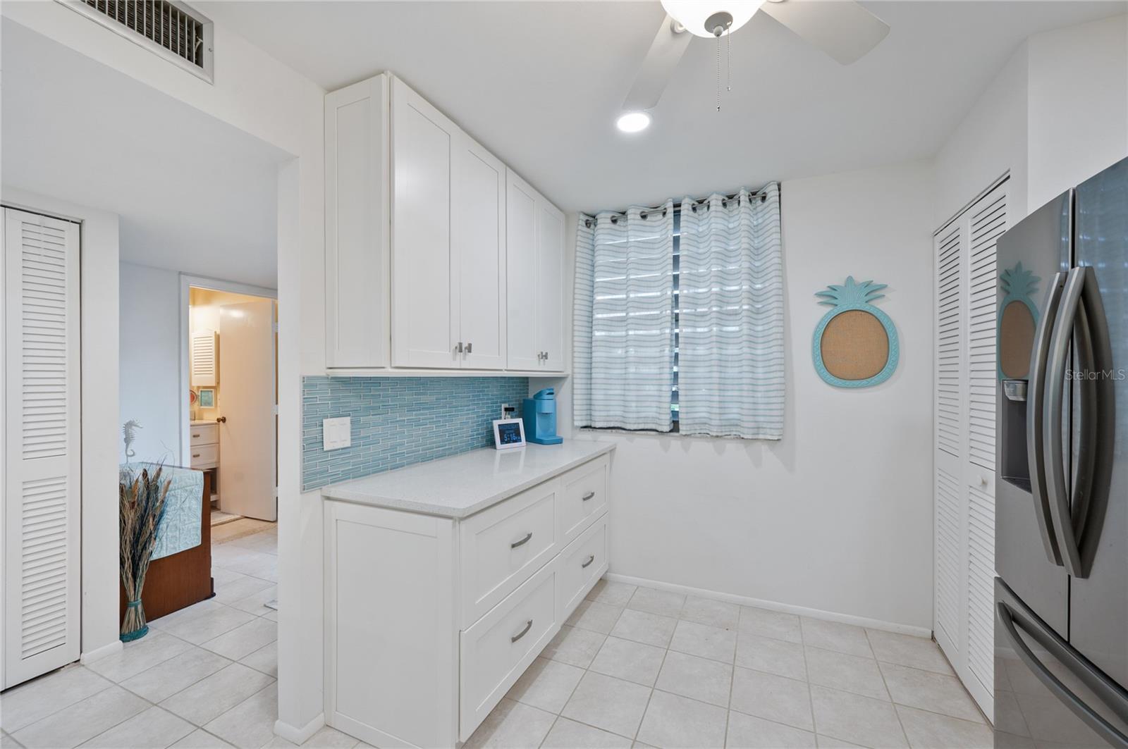 Image 4 of 34 For 409 Palm Tree Drive