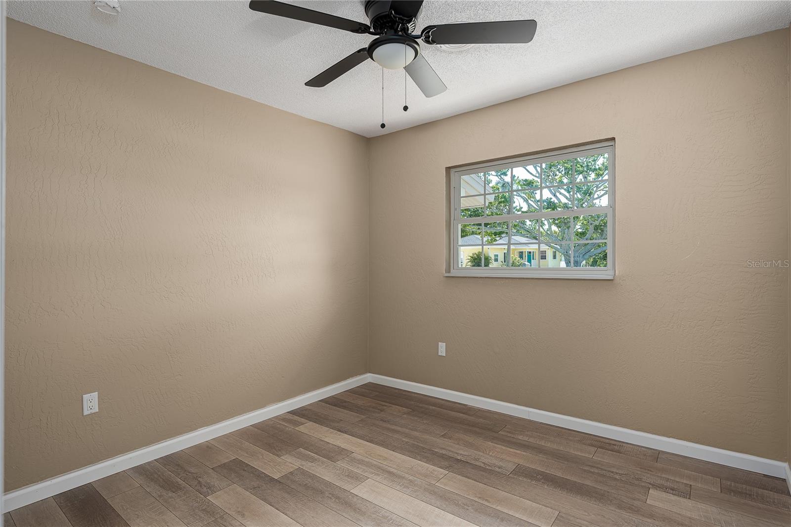 Image 24 of 36 For 616 59th Street Nw