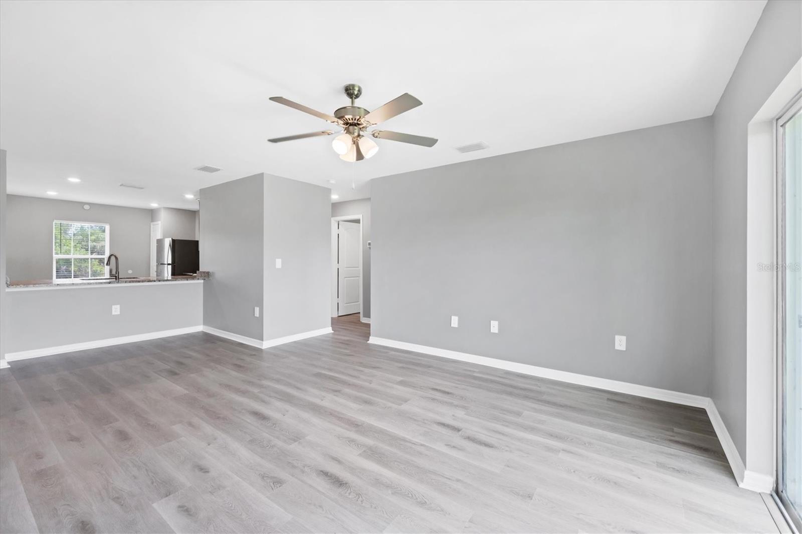 Image 10 of 36 For 8429 Malcolm Avenue