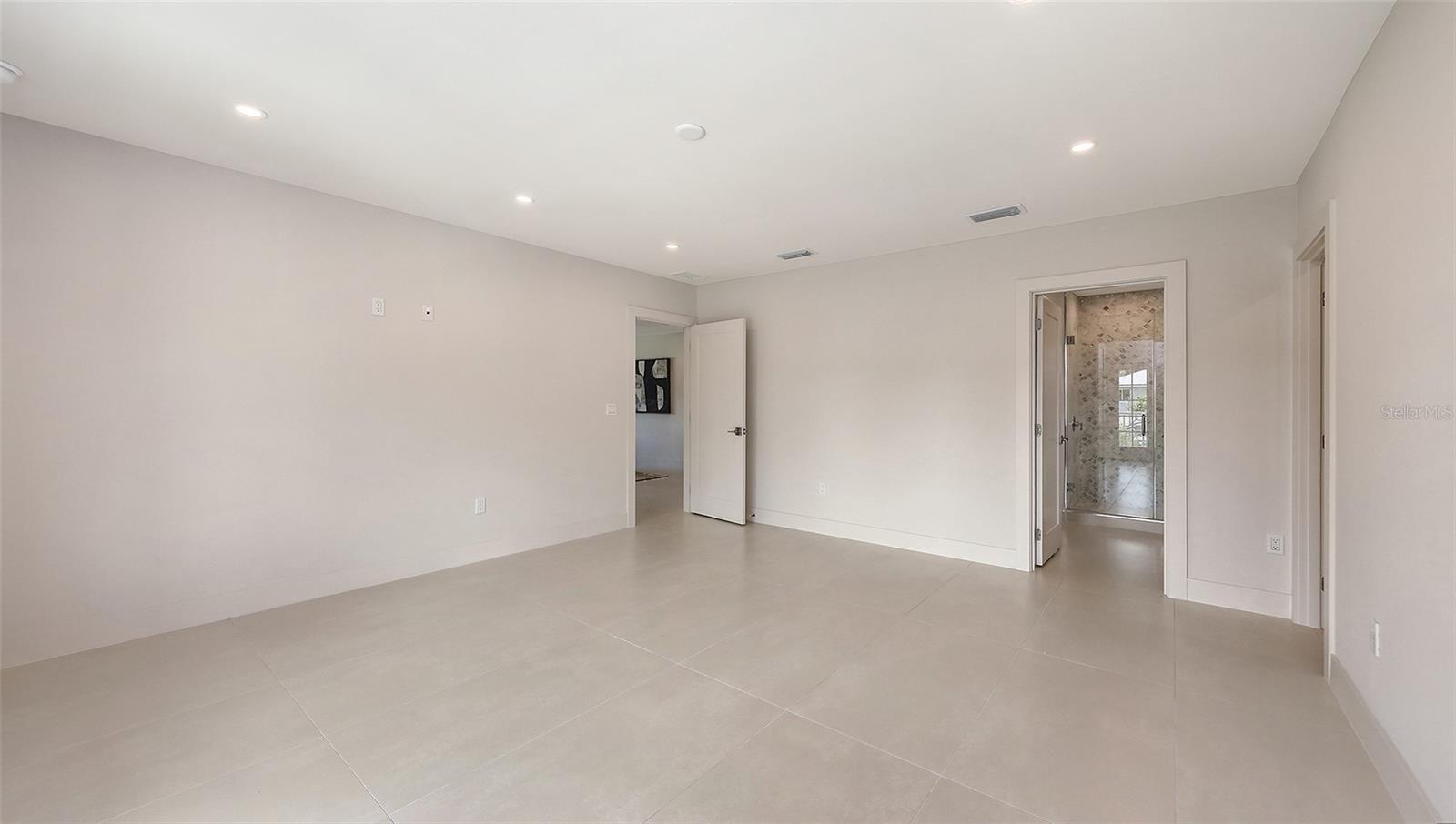 Image 71 of 100 For 2596 Floyd Street