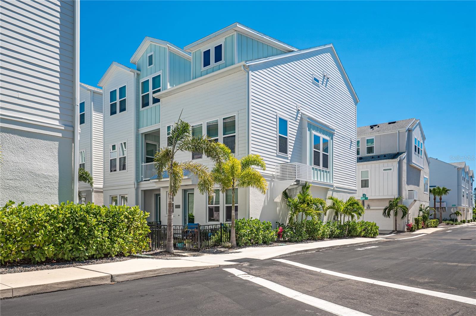 Details for 2400 Ezzell Court, SARASOTA, FL 34237