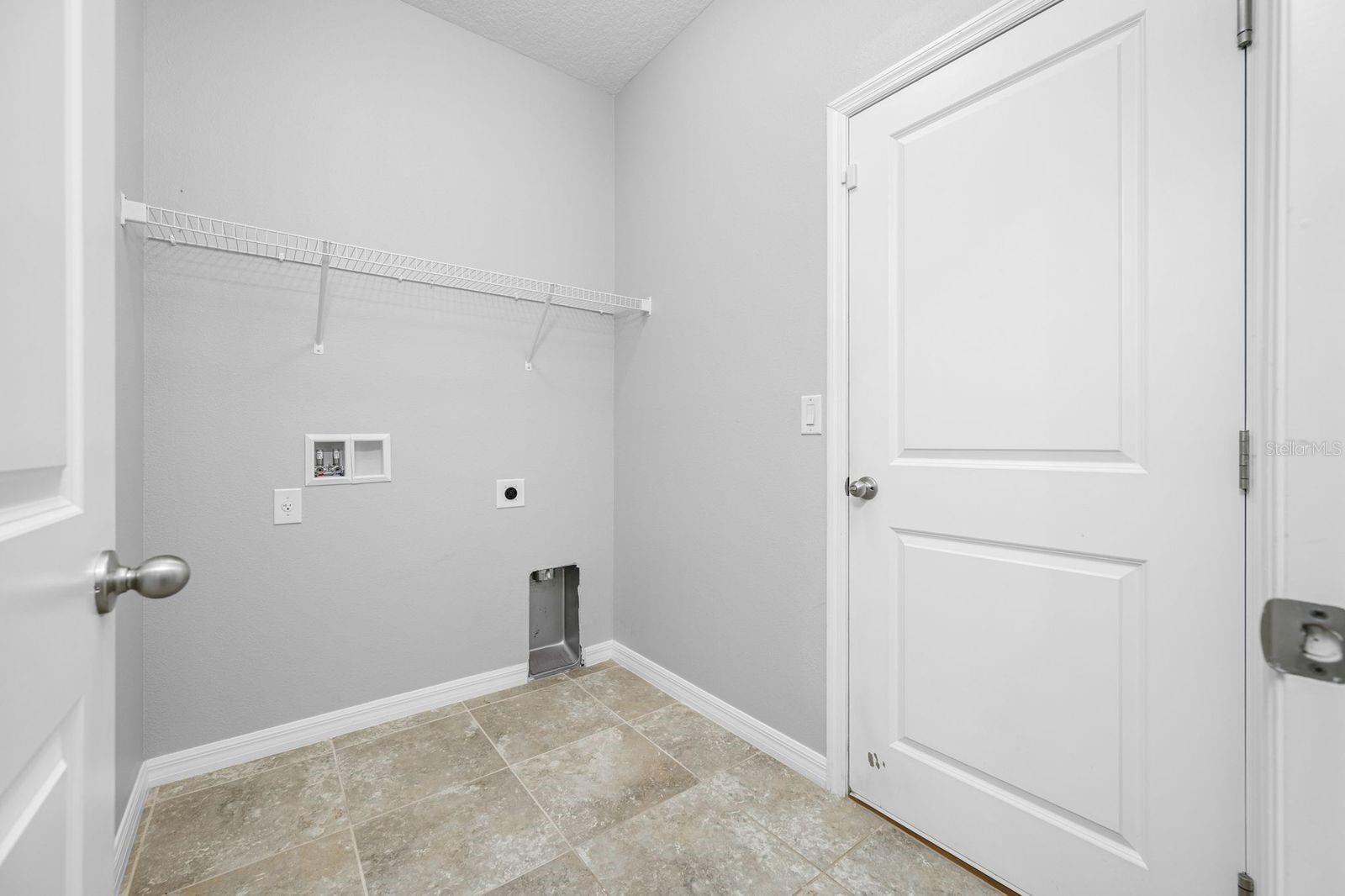 Image 42 of 61 For 6550 Devesta Loop