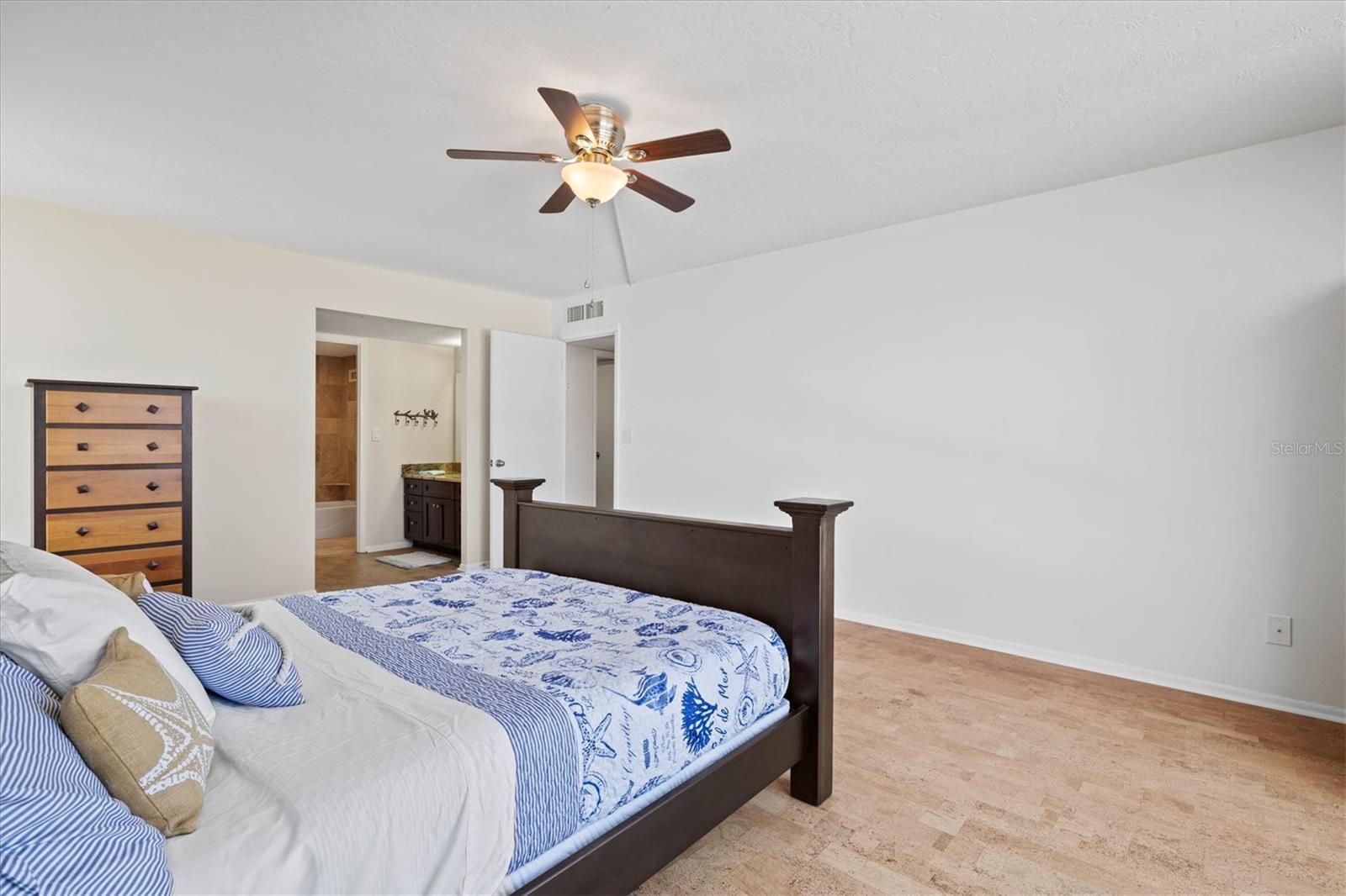 Image 34 of 99 For 2425 Gulf Of Mexico Drive 10f