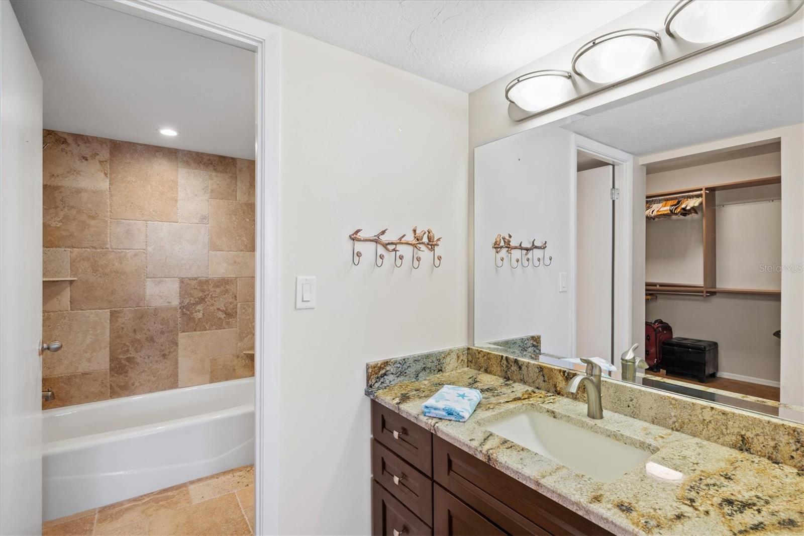 Image 35 of 99 For 2425 Gulf Of Mexico Drive 10f