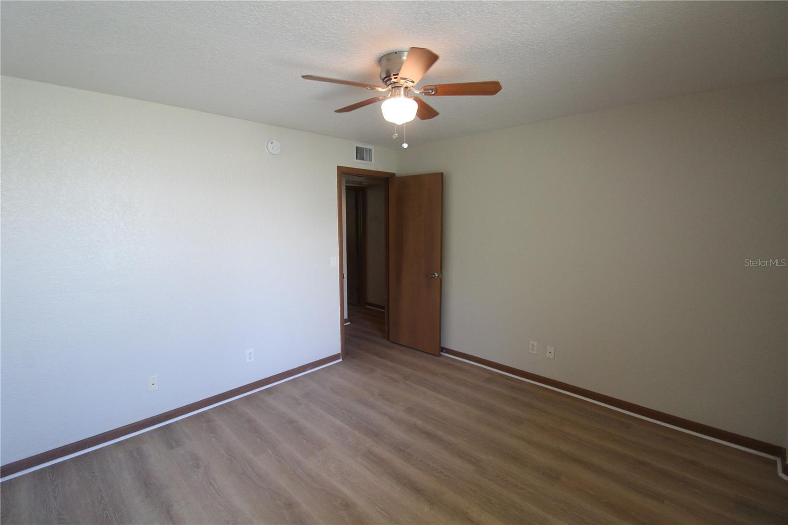 Image 17 of 26 For 4917 25th Street W 102