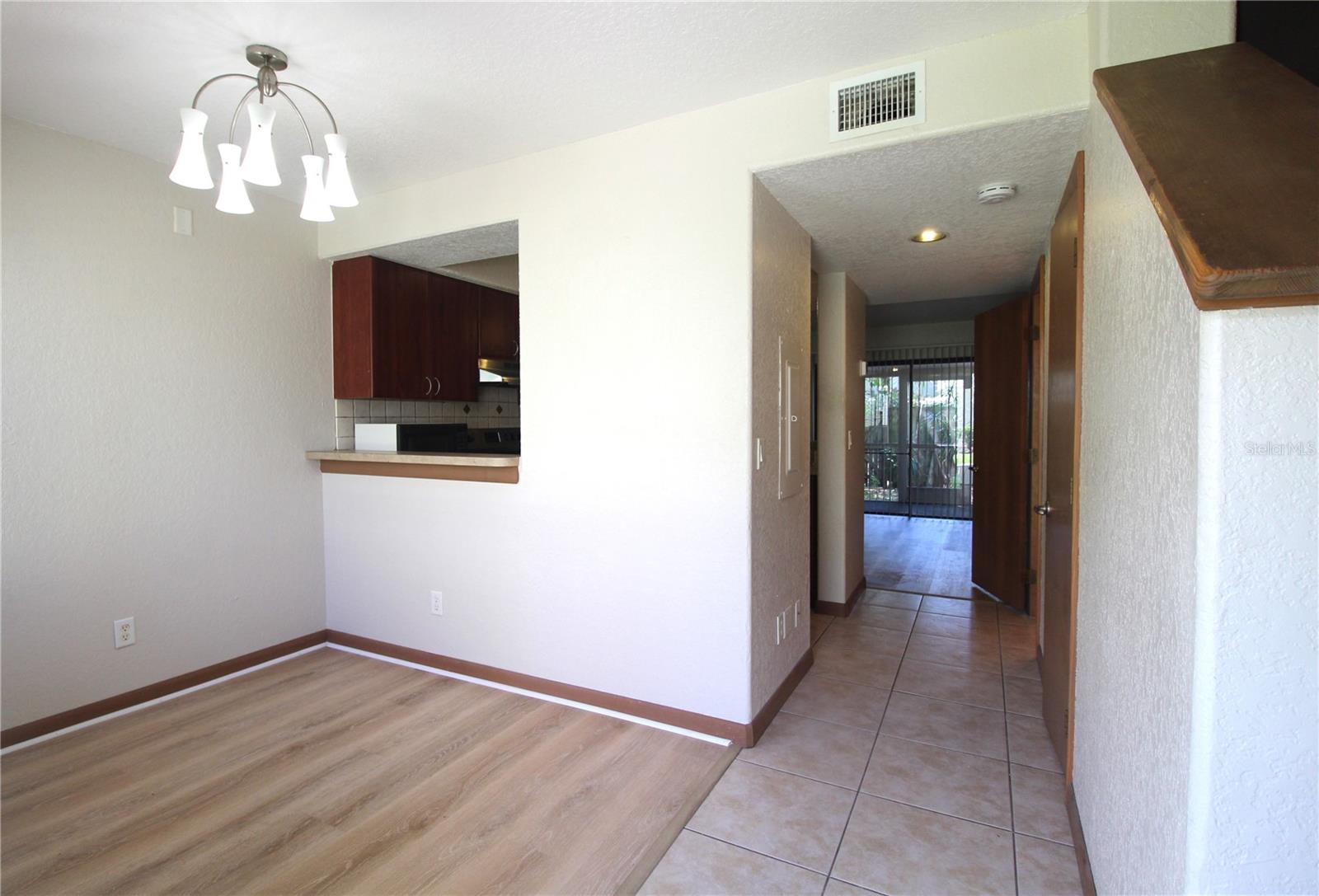 Image 5 of 26 For 4917 25th Street W 102